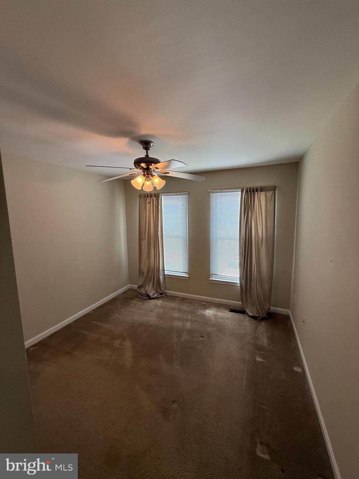 LEE MANOR - Residential