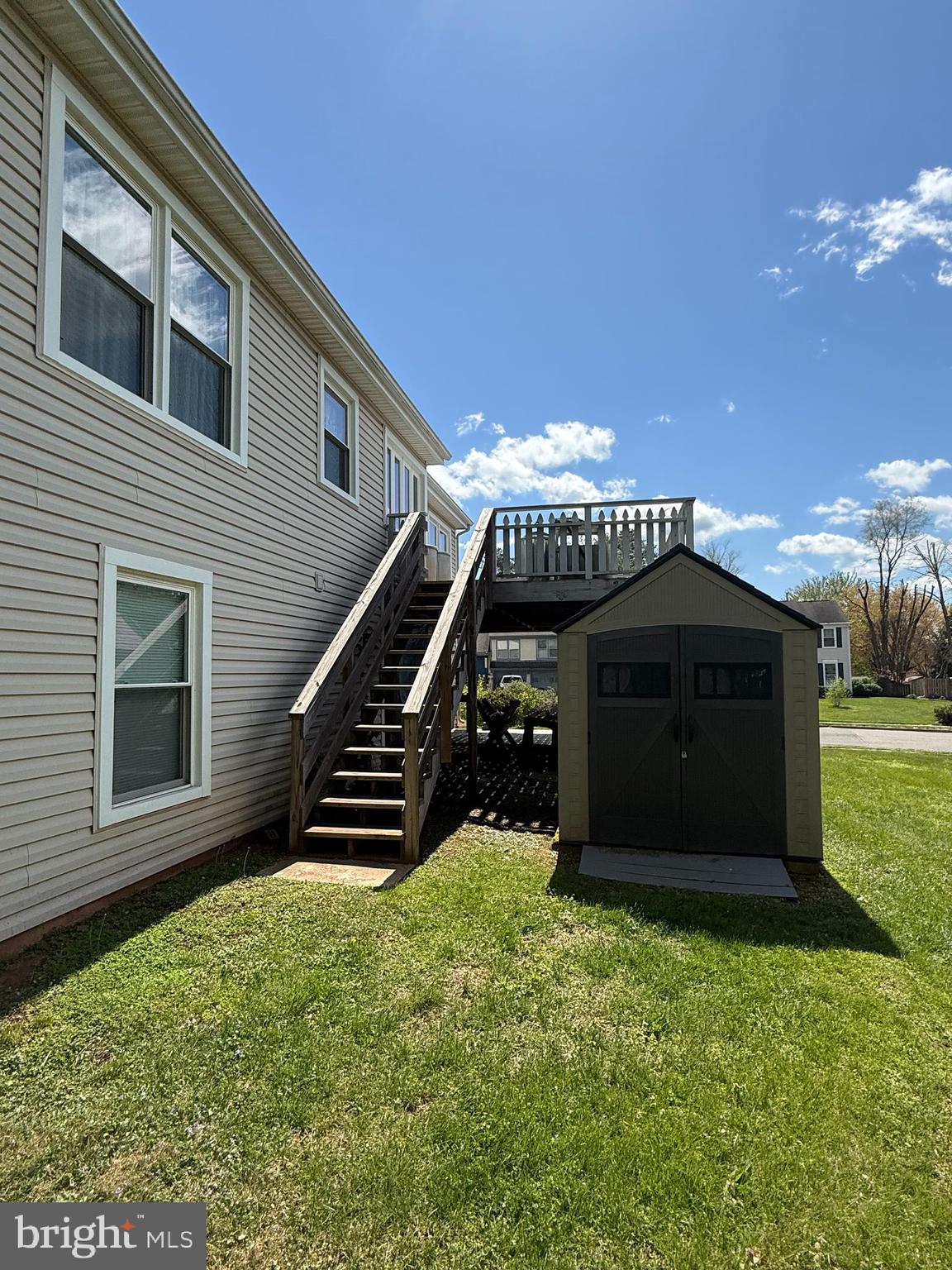 LEE MANOR - Residential