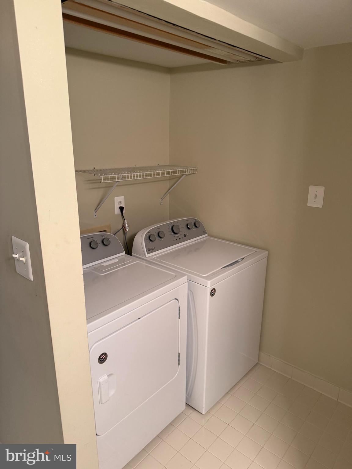 LEE MANOR - Residential