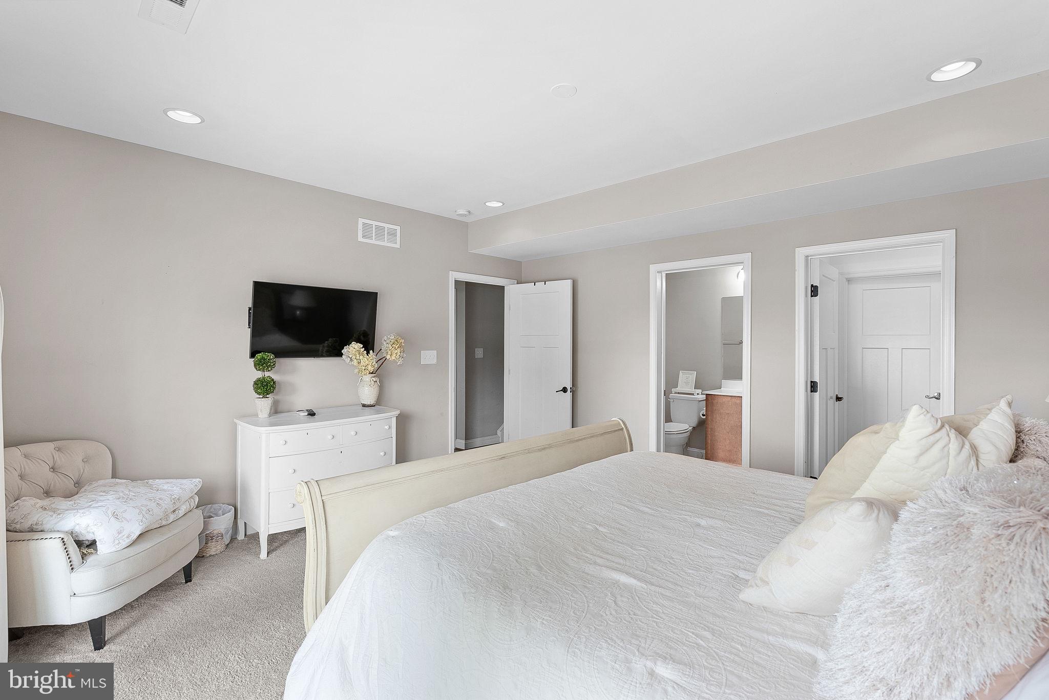 THE WATERS AT LAKE ANNA - Residential