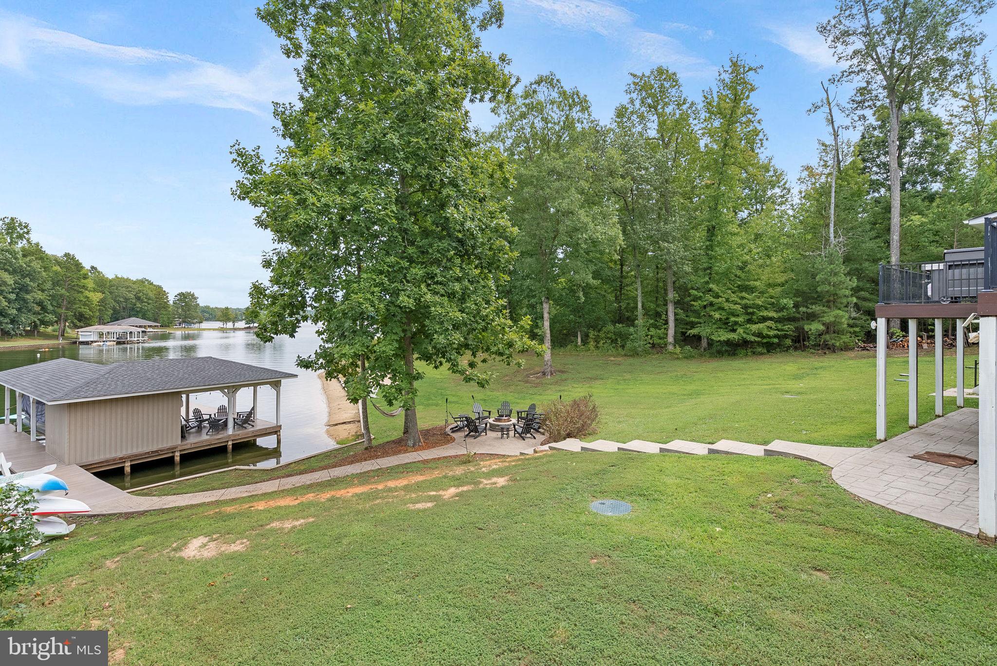 THE WATERS AT LAKE ANNA - Residential