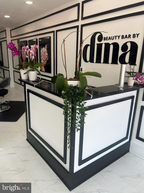 1613 WASHINGTON PLAZA 1613 RESTON VA 20190