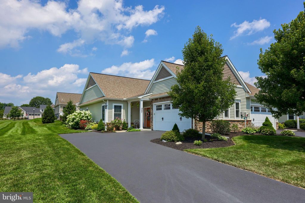 Photo of 327 ENGLISH IVY DR, LITITZ, PA 17543 (MLS # PALA2038620)