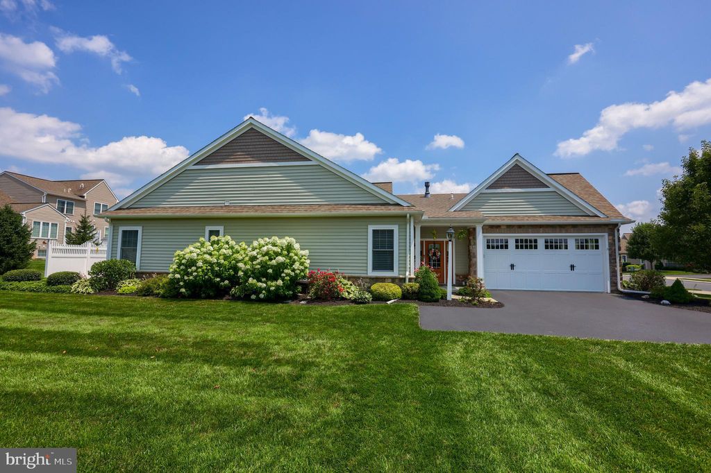 Photo of 327 ENGLISH IVY DR, LITITZ, PA 17543 (MLS # PALA2038620)