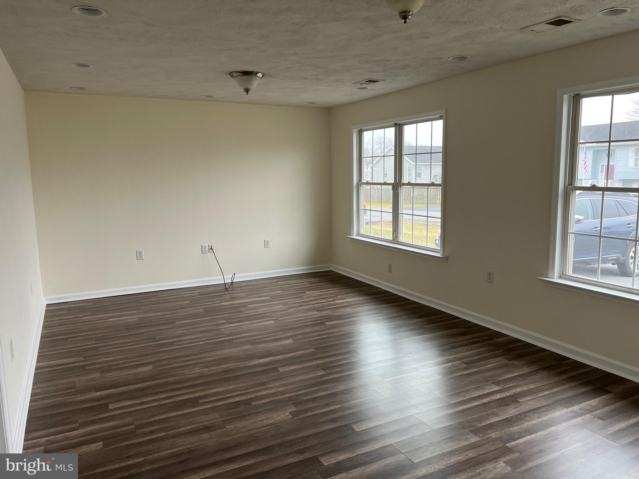 SYCAMORE VILLAGE - Residential Lease