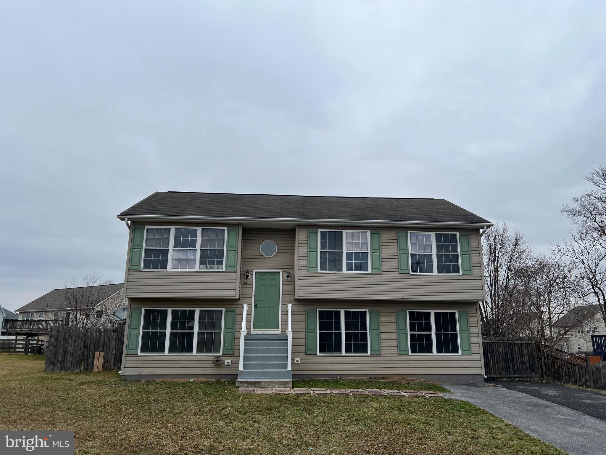 SYCAMORE VILLAGE - Residential Lease