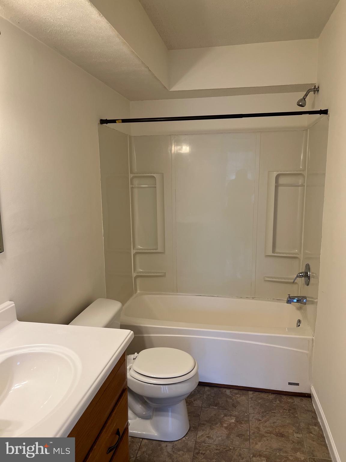 SYCAMORE VILLAGE - Residential Lease