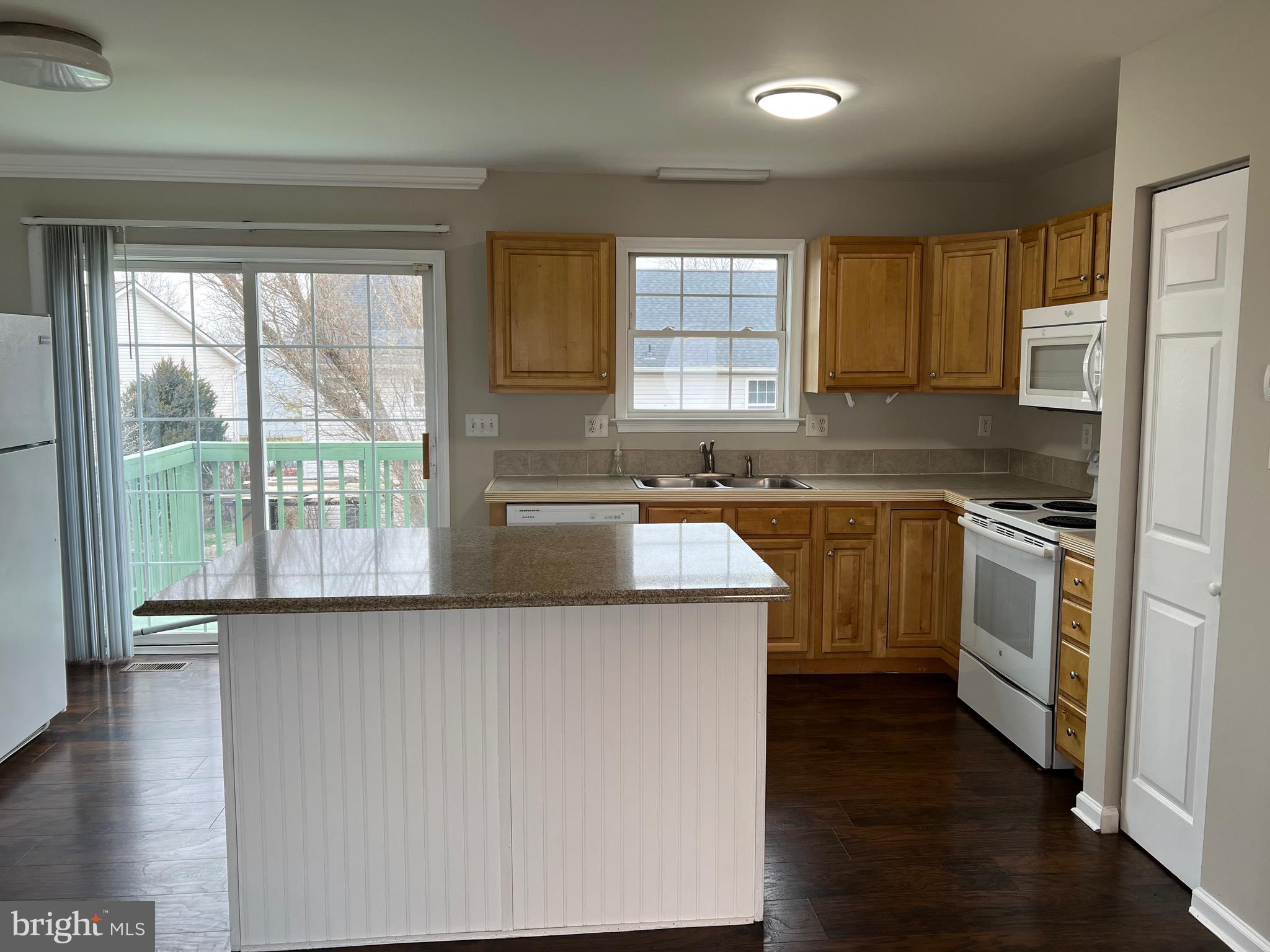 SYCAMORE VILLAGE - Residential Lease