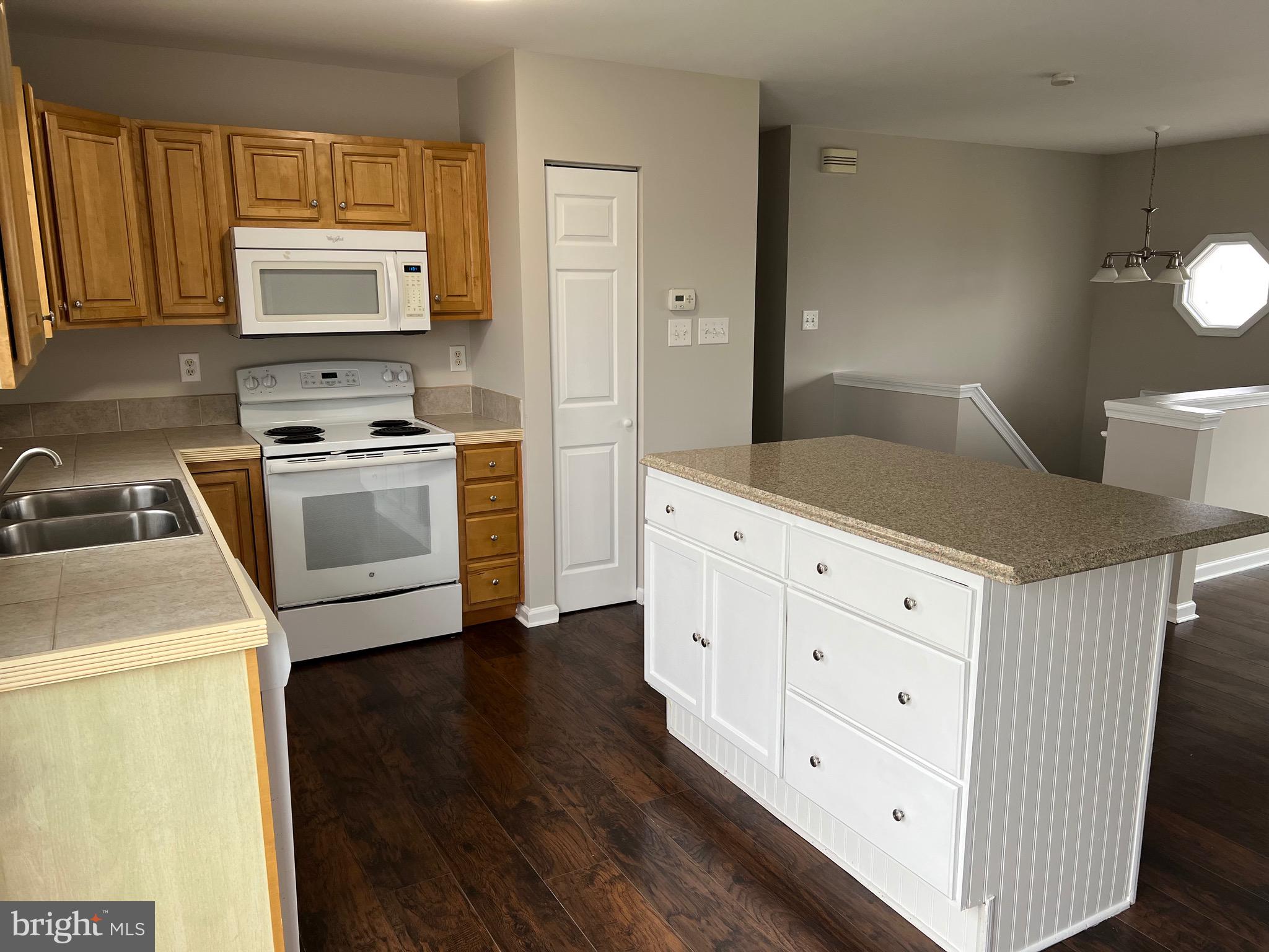 SYCAMORE VILLAGE - Residential Lease