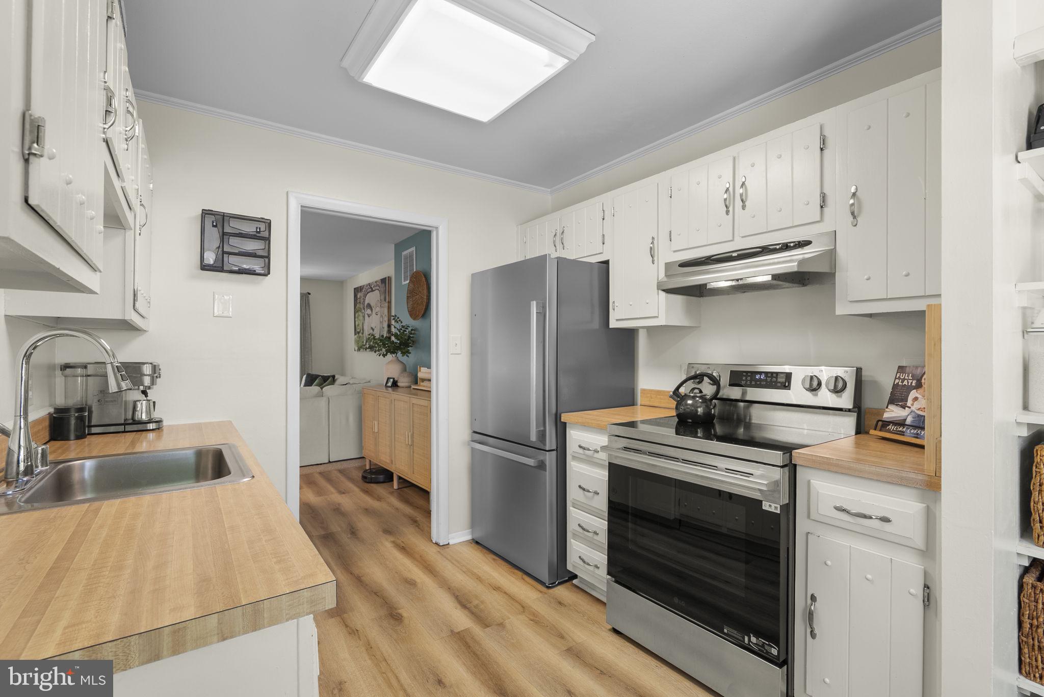 CROFTON MEADOWS - Residential
