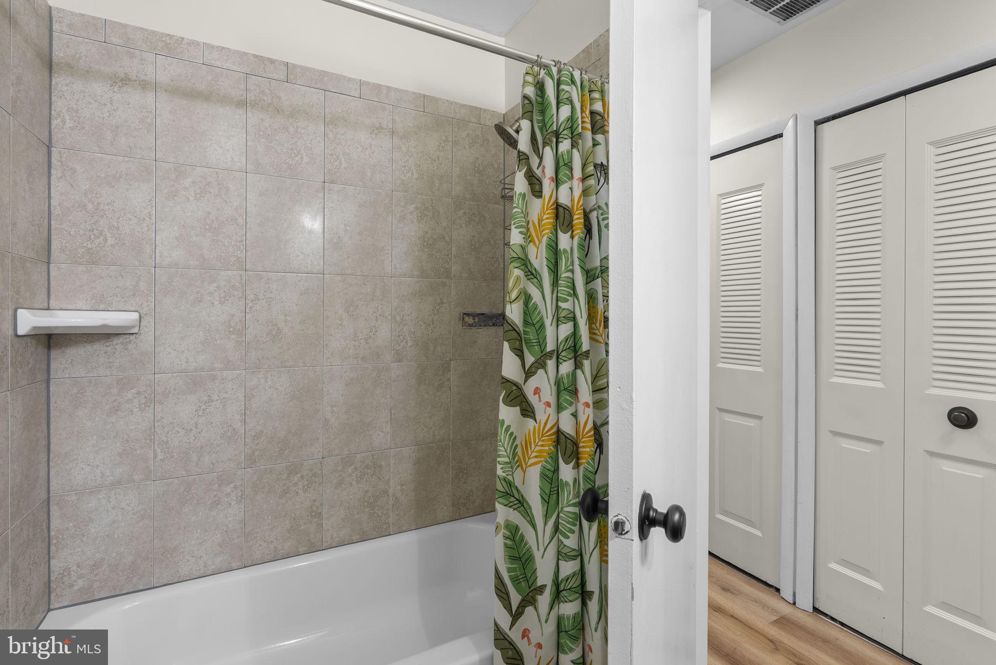 CROFTON MEADOWS - Residential
