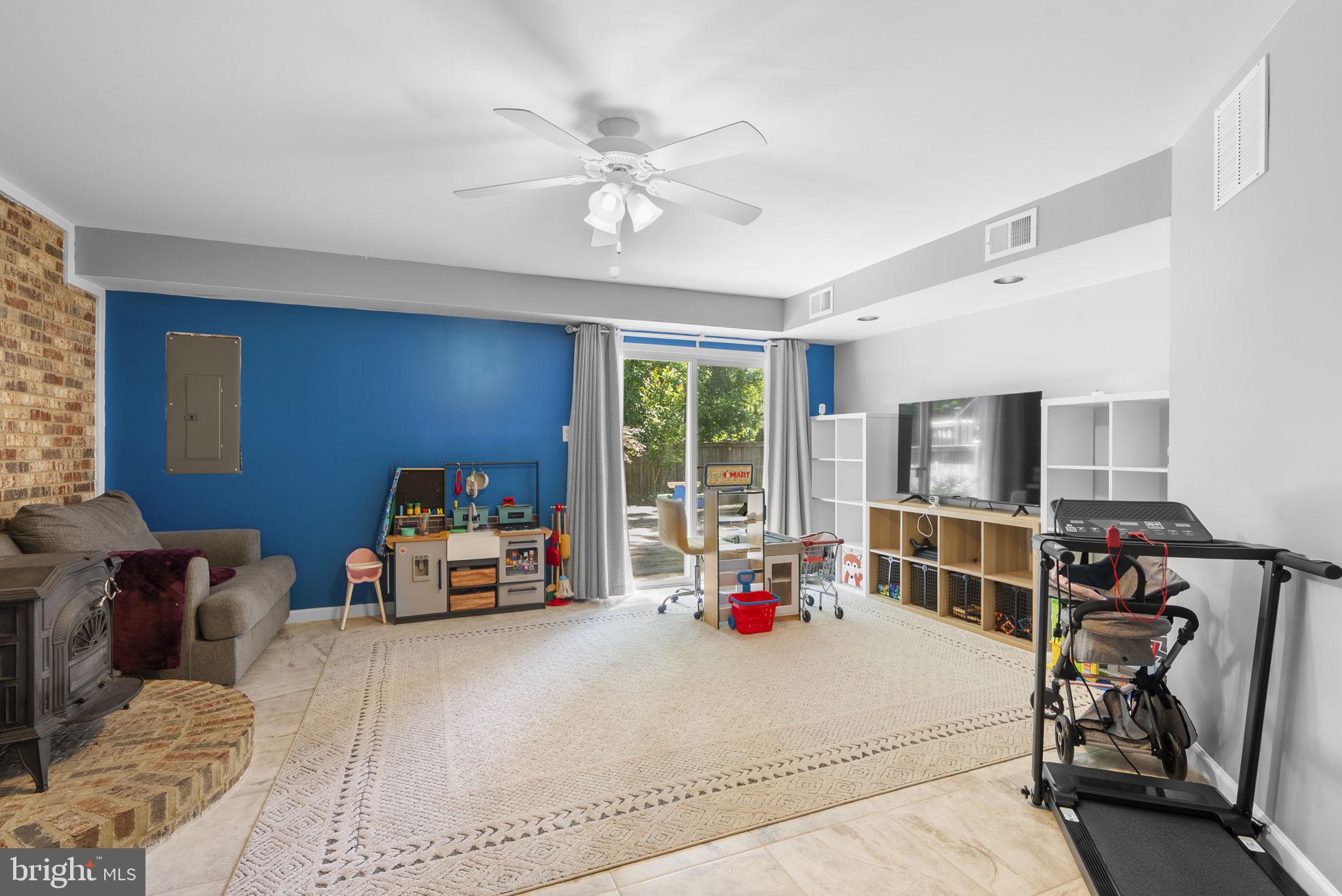 CROFTON MEADOWS - Residential
