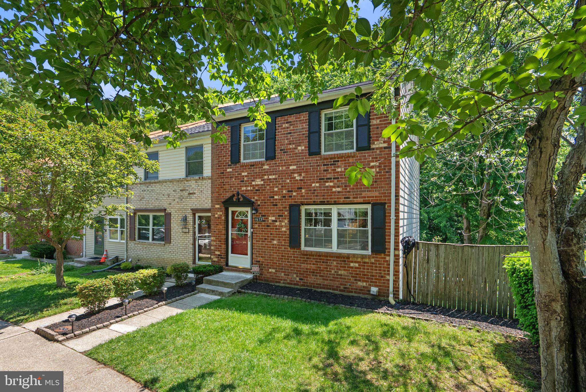 CROFTON MEADOWS - Residential