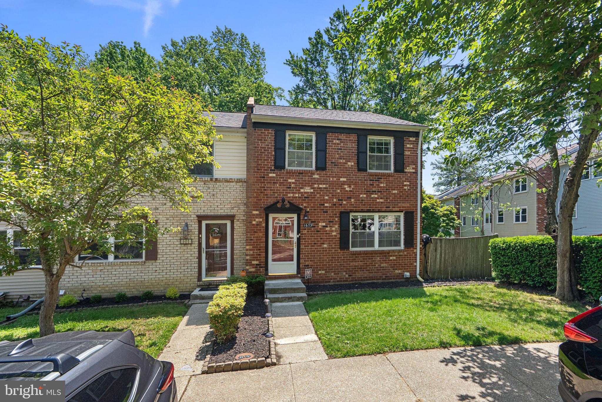 CROFTON MEADOWS - Residential