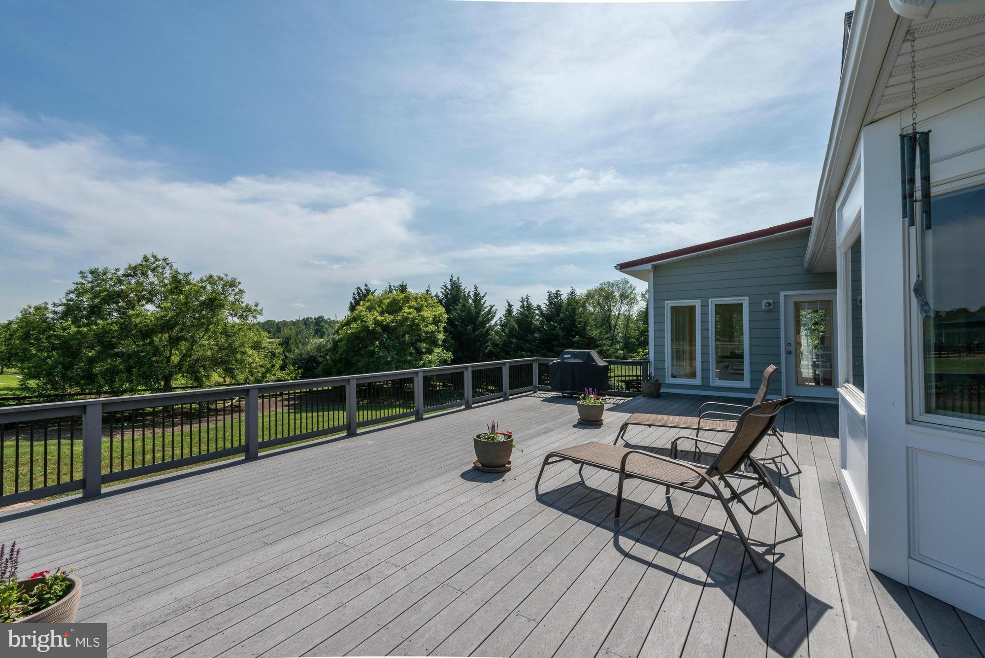 POOLESVILLE OUTSIDE - Farm