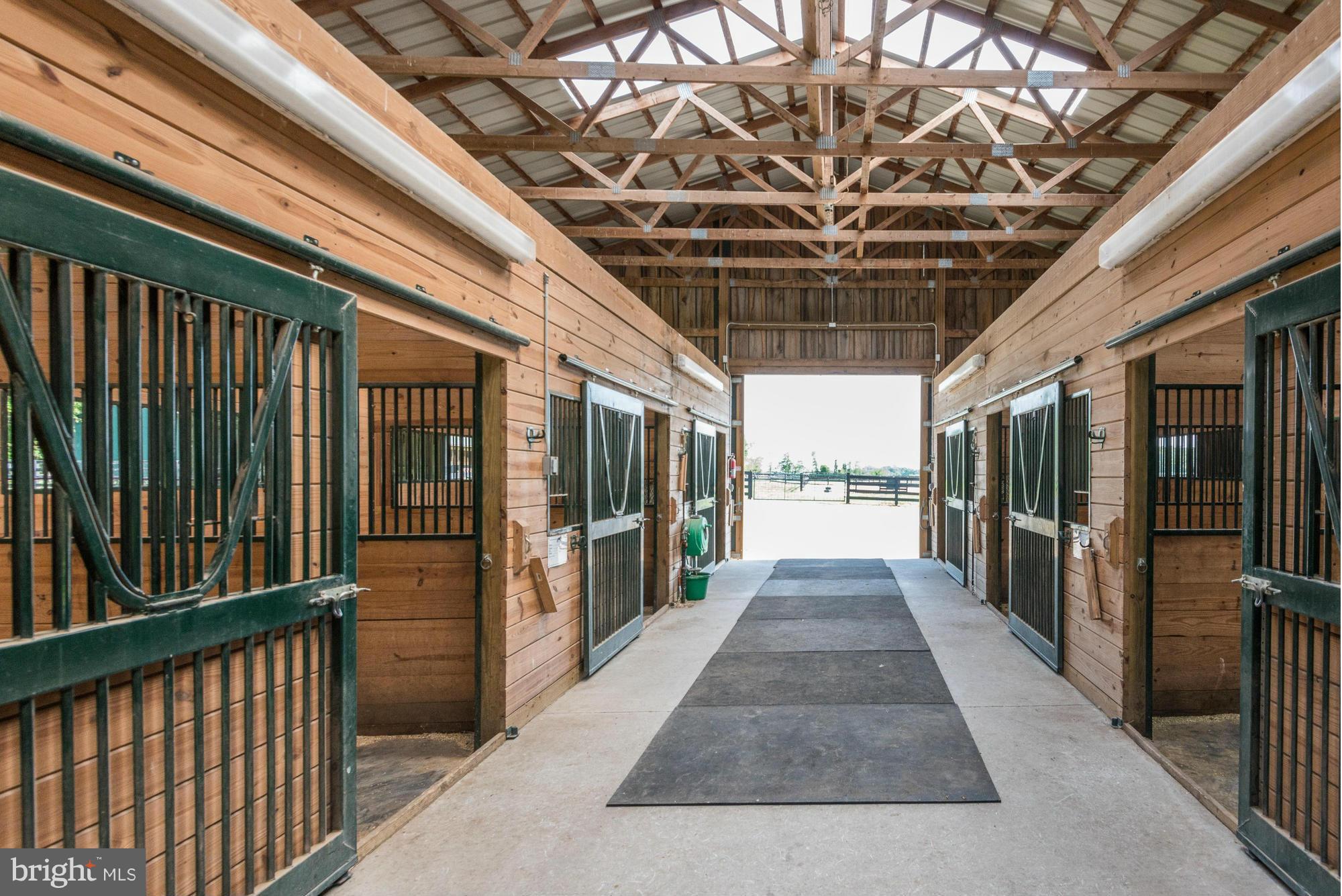 POOLESVILLE OUTSIDE - Farm