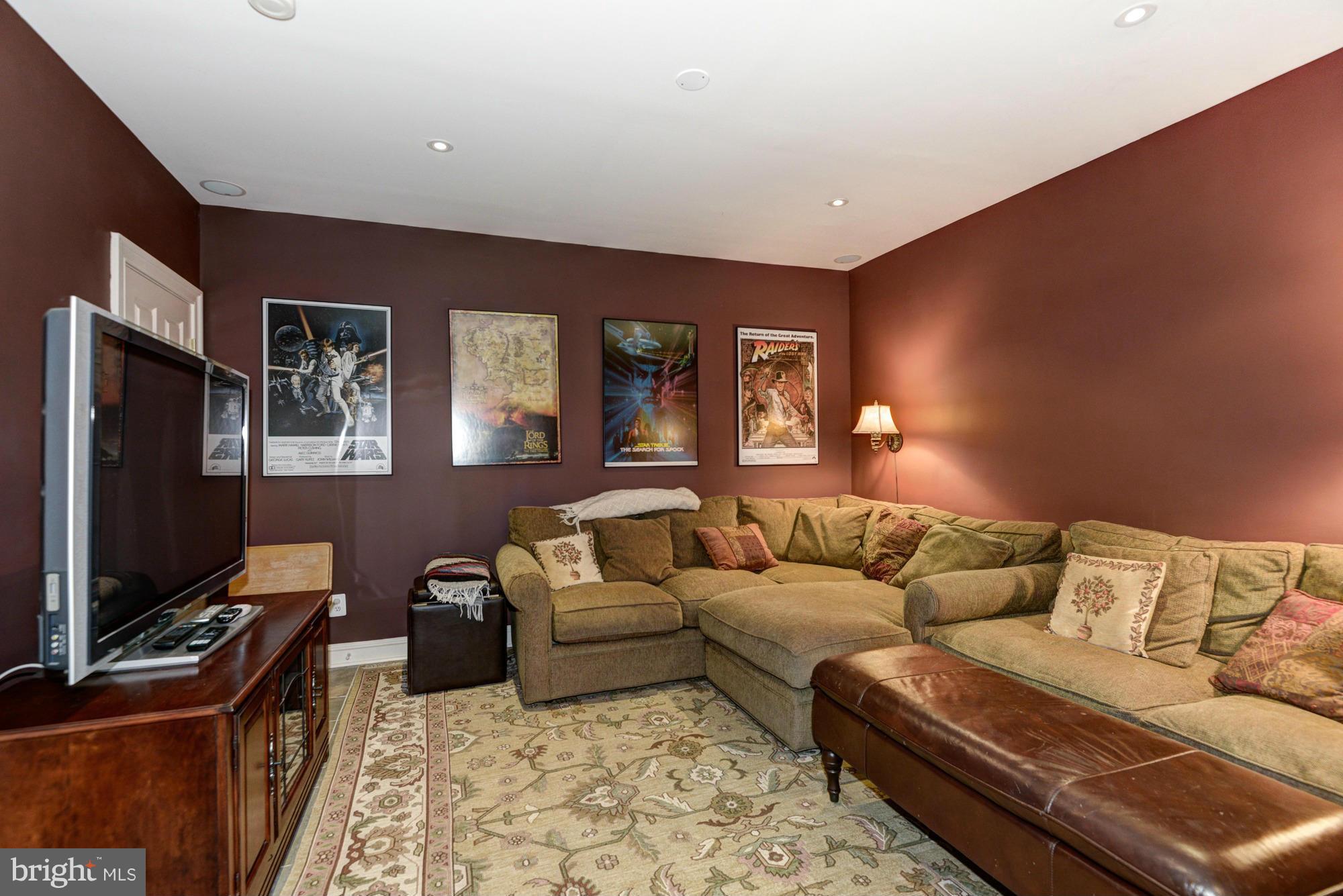 POOLESVILLE OUTSIDE - Farm