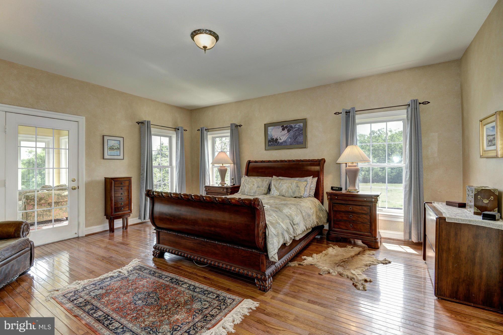 POOLESVILLE OUTSIDE - Farm