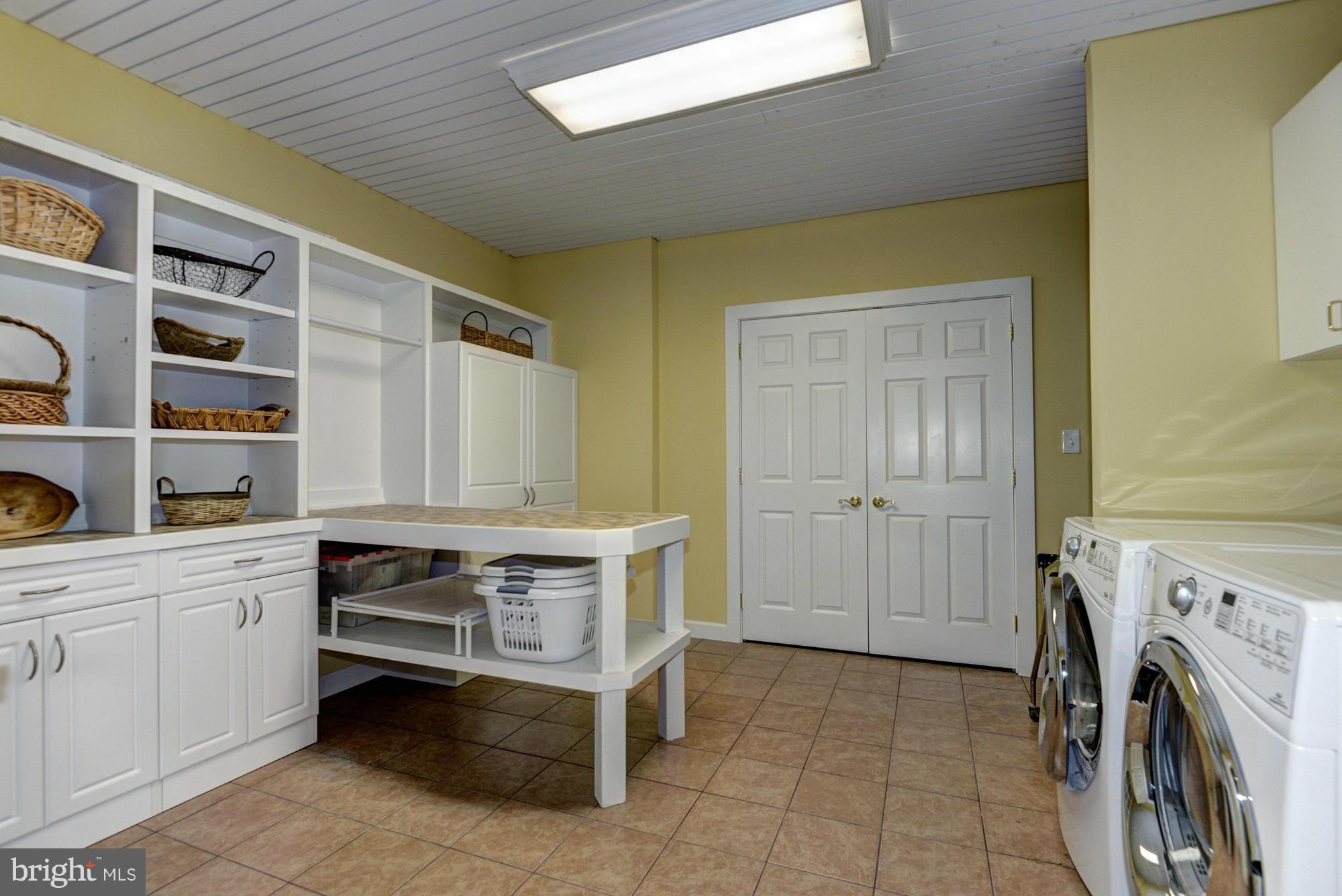 POOLESVILLE OUTSIDE - Farm