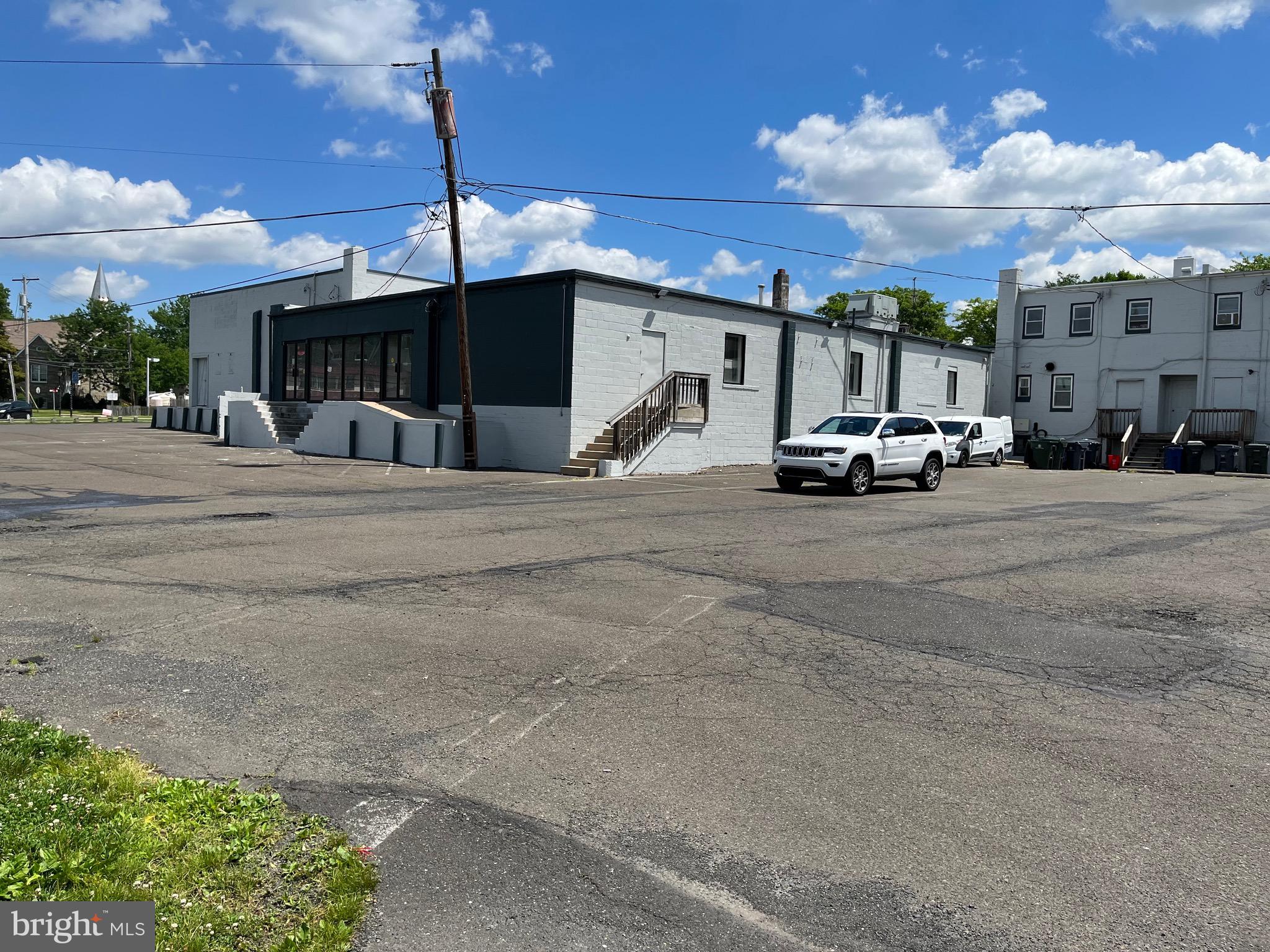 ABINGTON - Commercial Sale