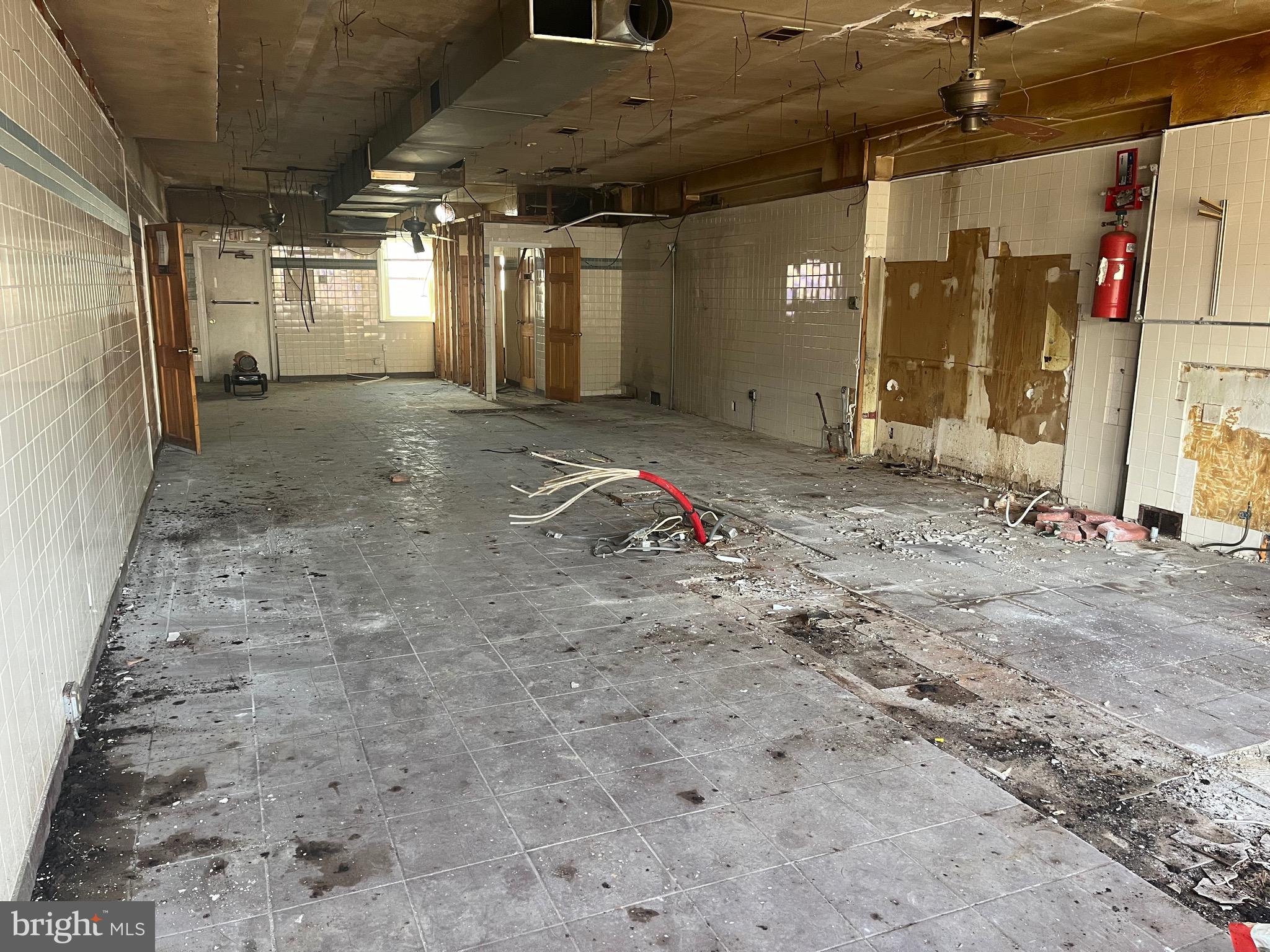 ABINGTON - Commercial Sale