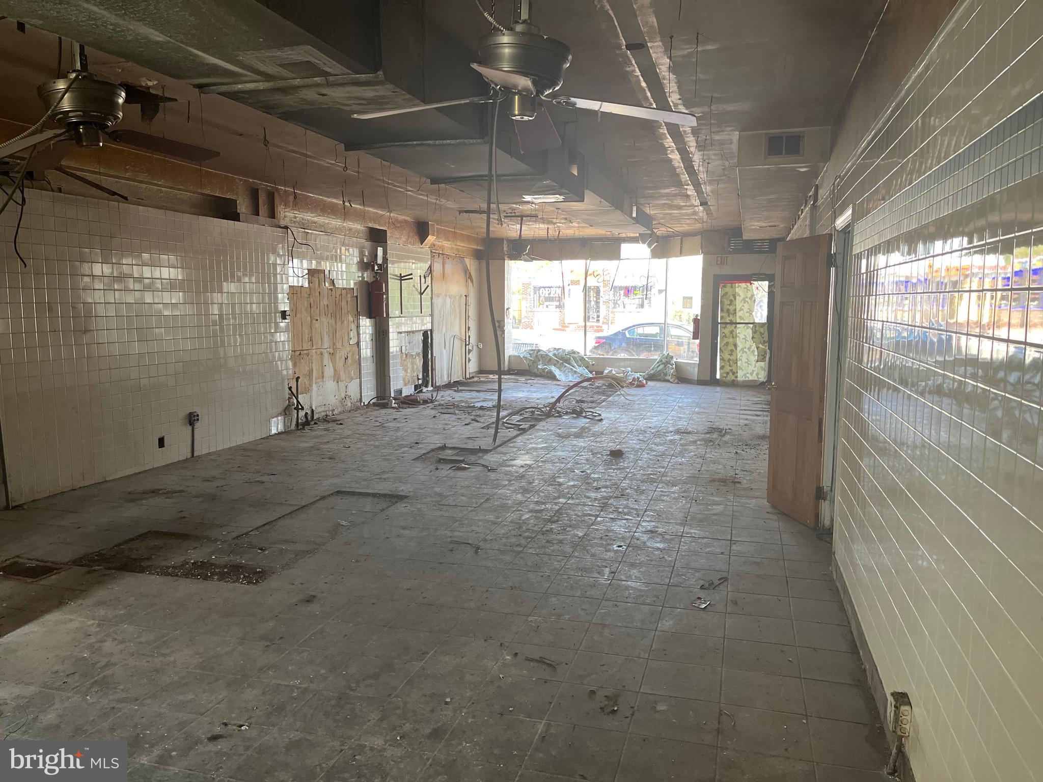 ABINGTON - Commercial Sale