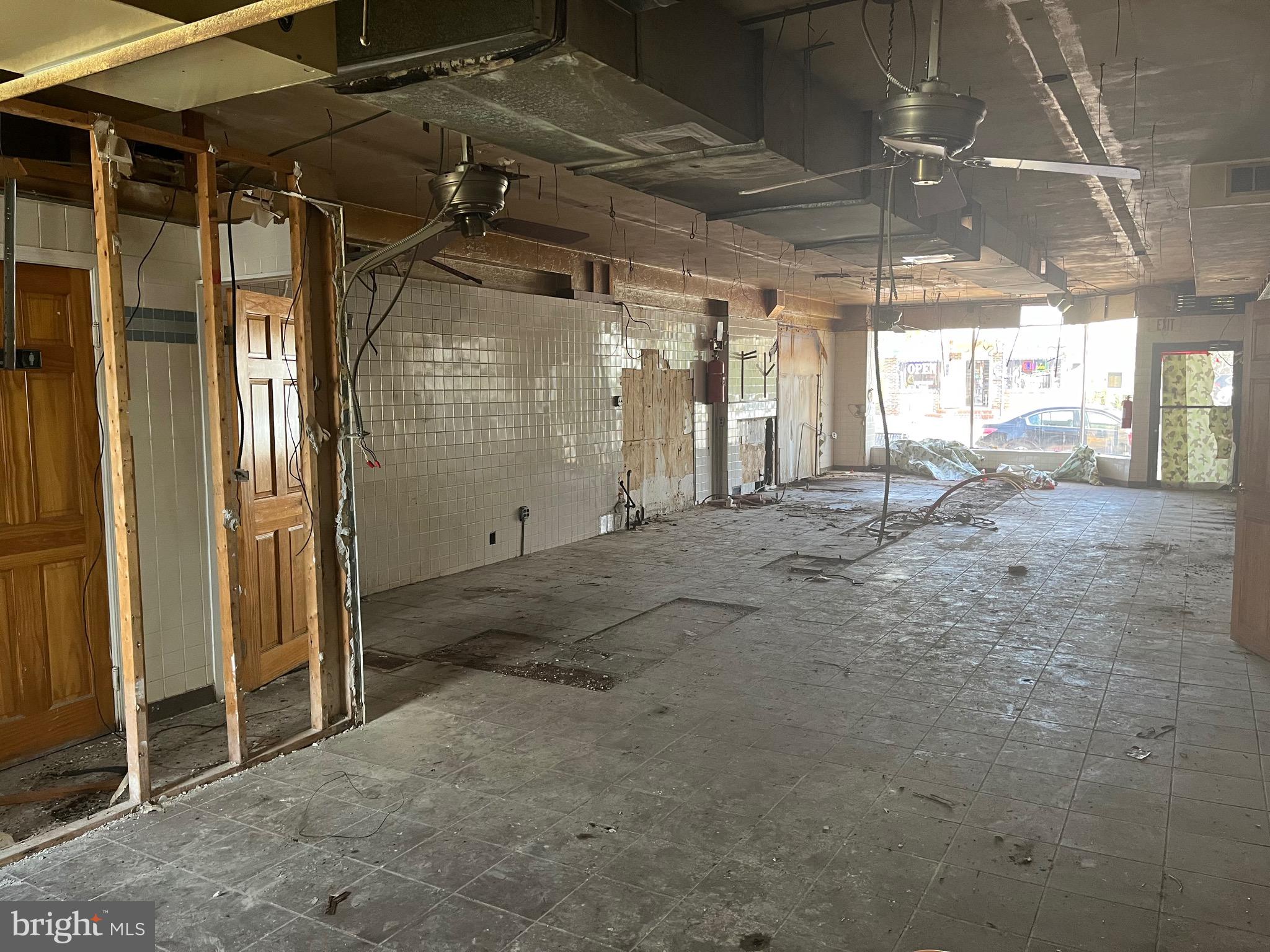 ABINGTON - Commercial Sale