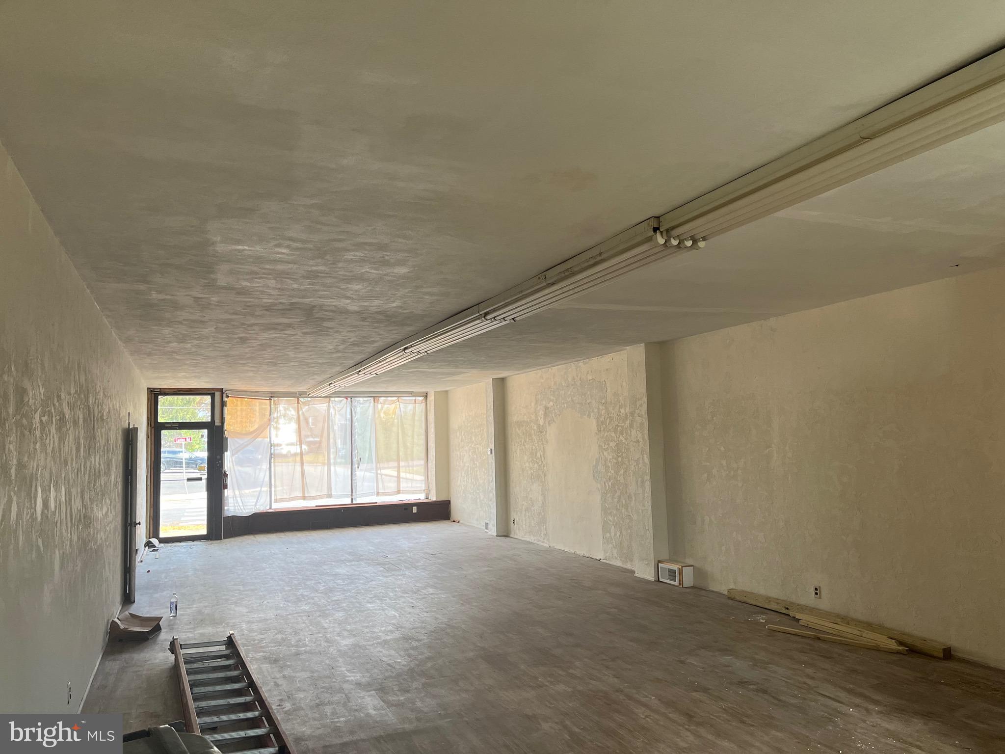 ABINGTON - Commercial Sale