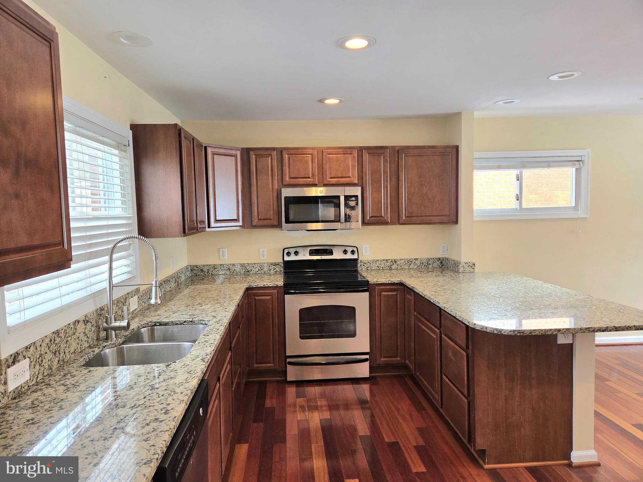 108 N GLADDEN STREET