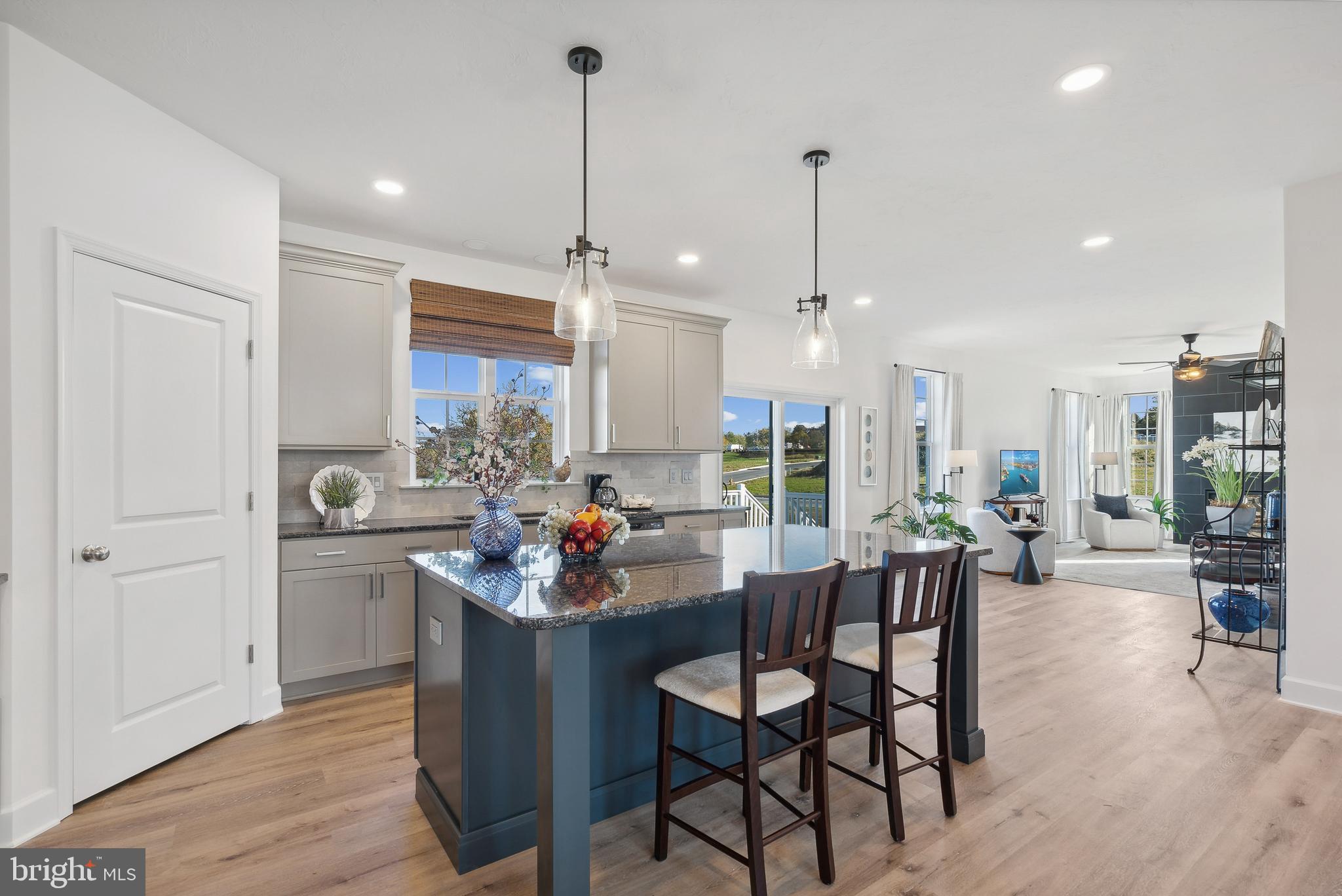 EAGLE ROCK - Residential