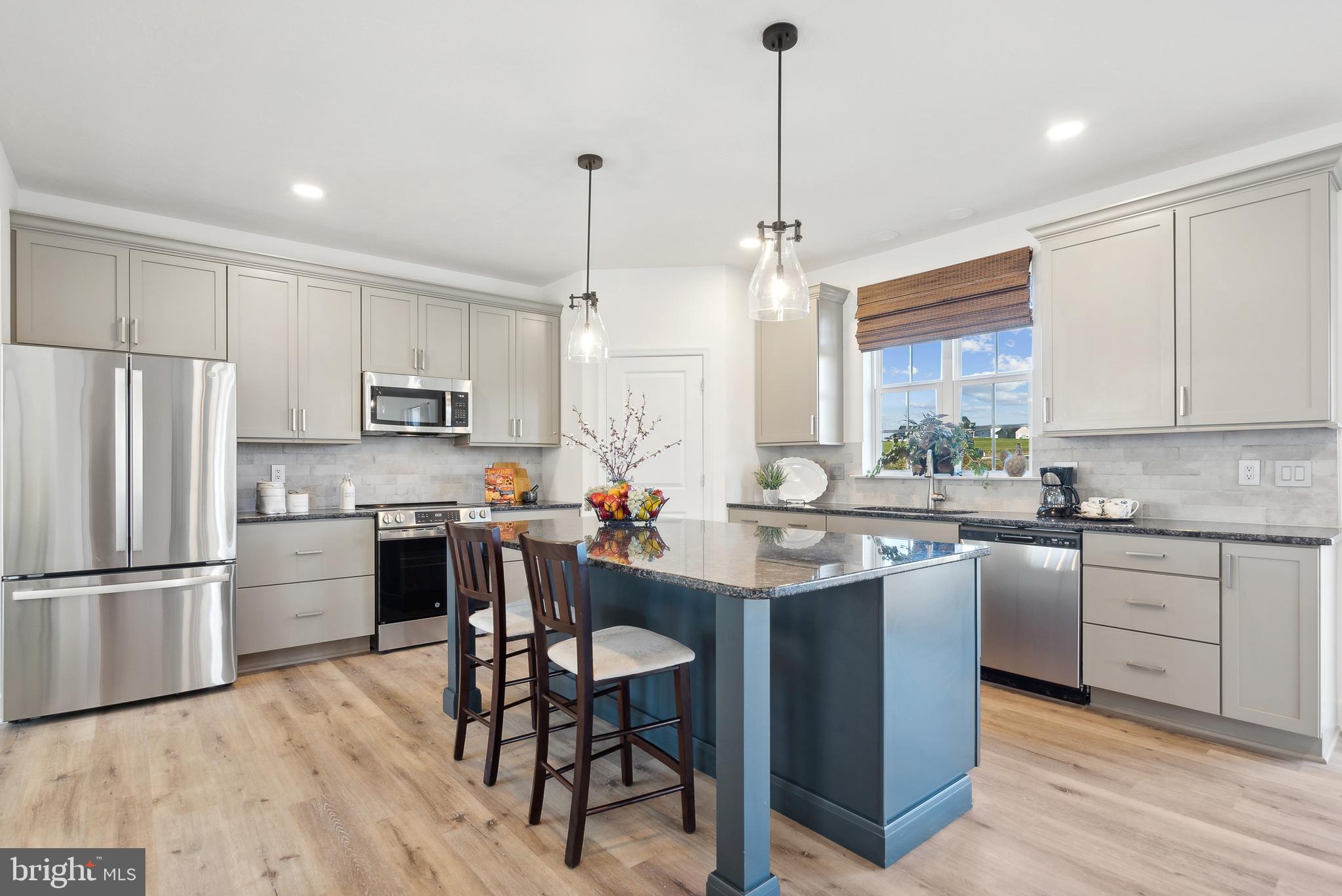 EAGLE ROCK - Residential