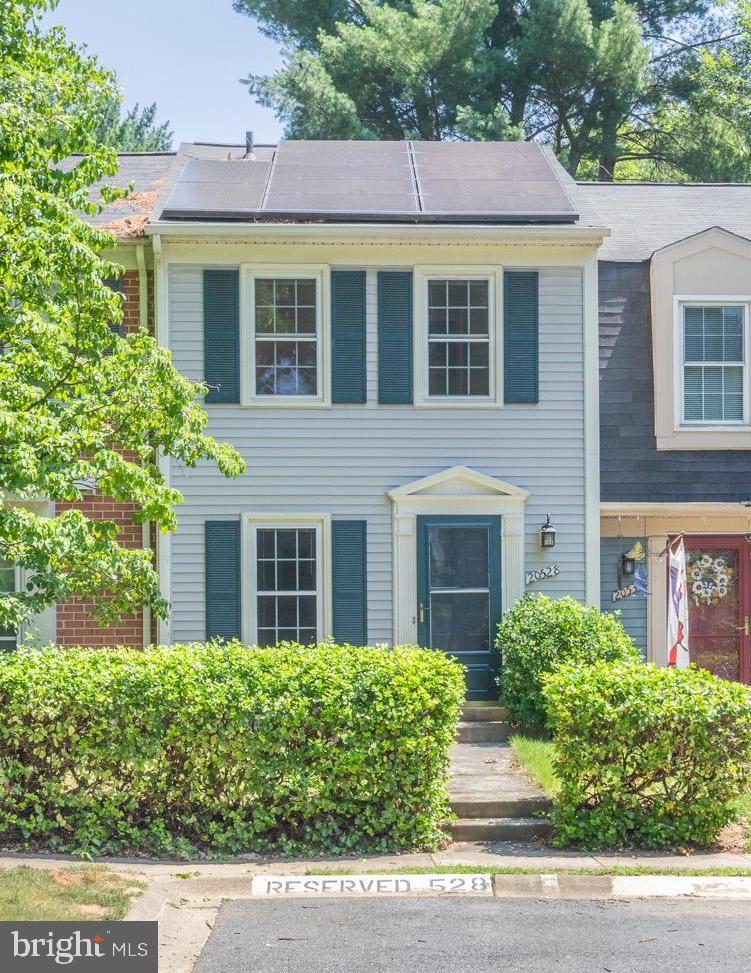 Photo 1 of 26 — 20528 STRATH HAVEN DRIVE, GAITHERSBURG, MD 20886