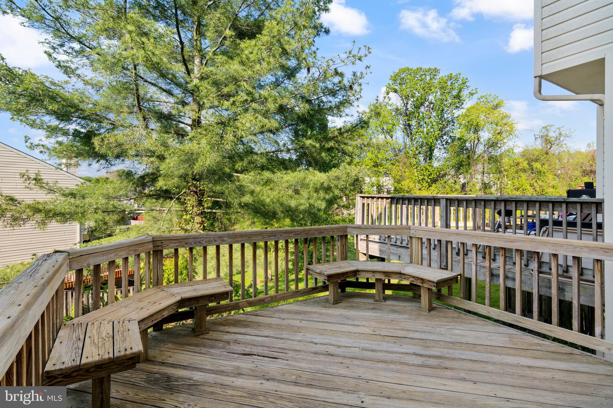 CONSTANT FRIENDSHIP - Residential