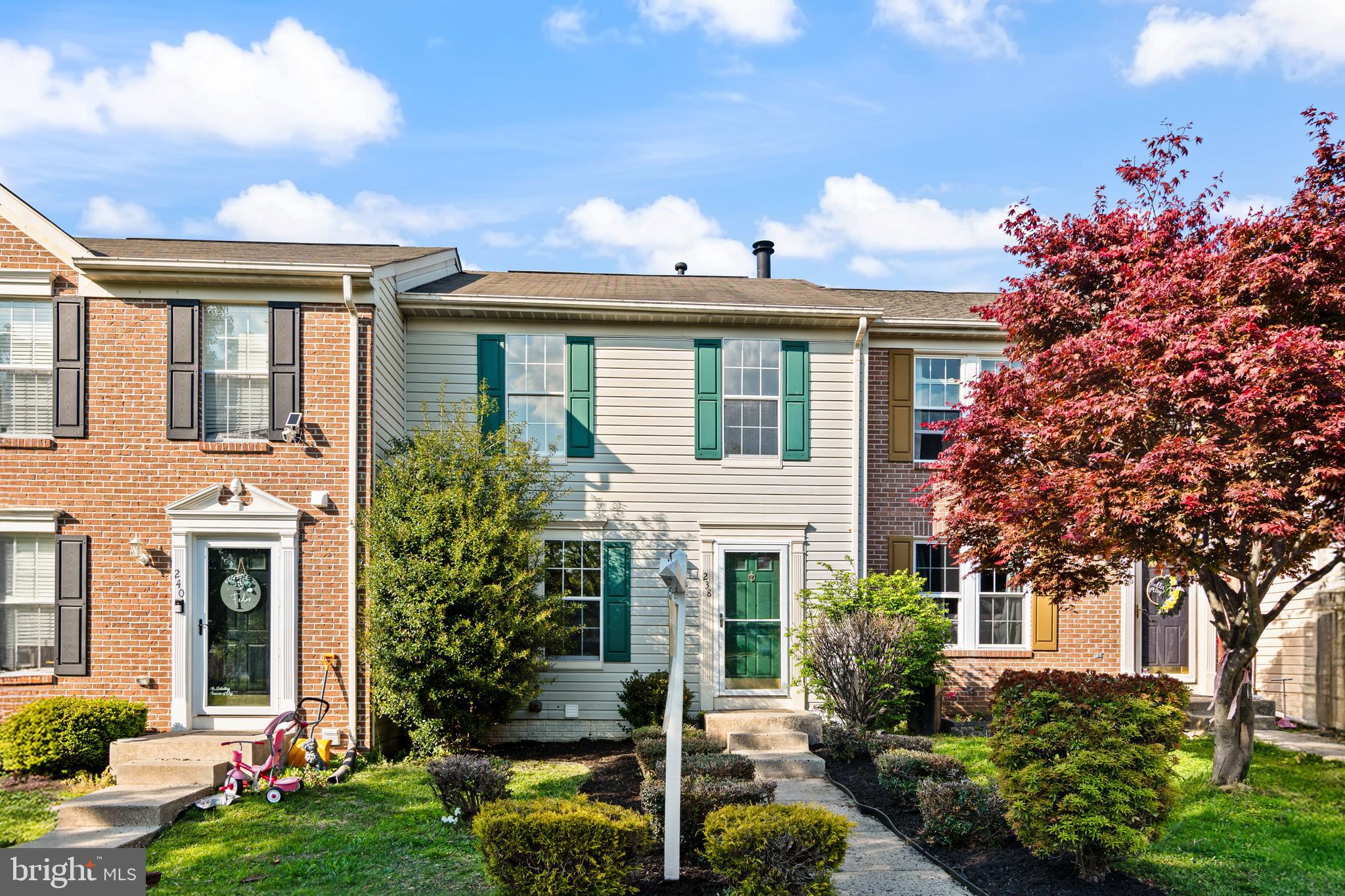 CONSTANT FRIENDSHIP - Residential