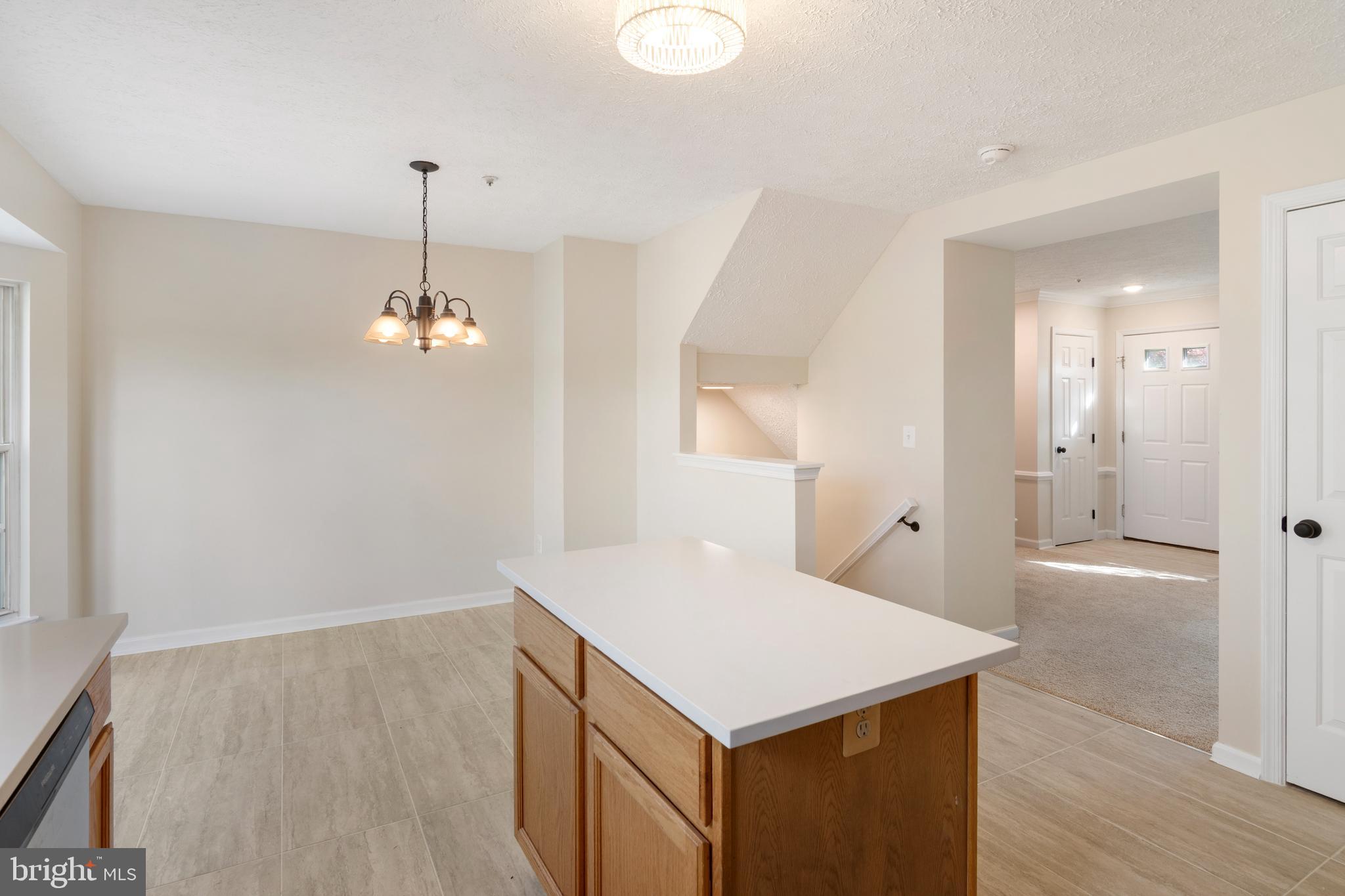 CONSTANT FRIENDSHIP - Residential