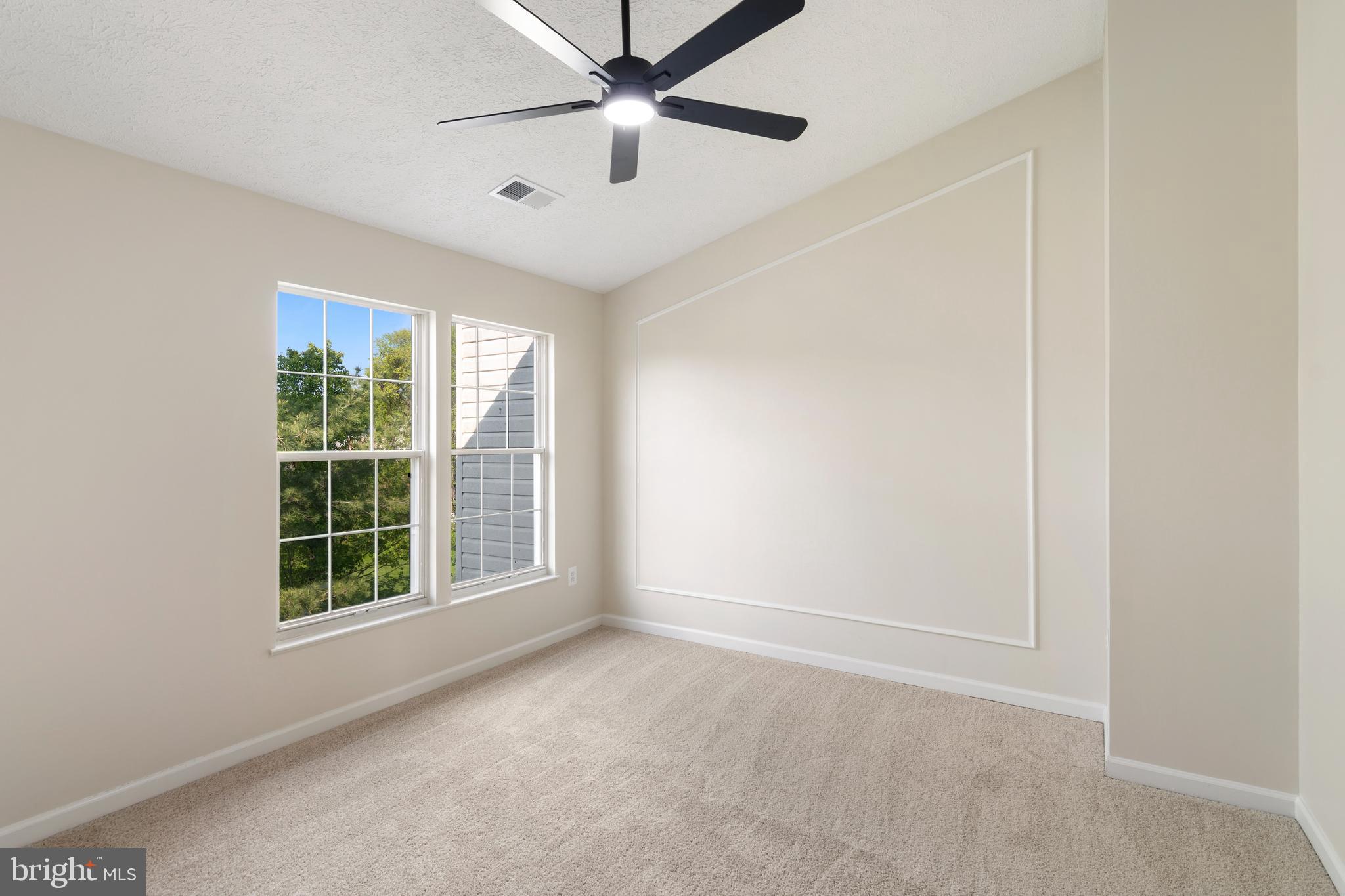 CONSTANT FRIENDSHIP - Residential