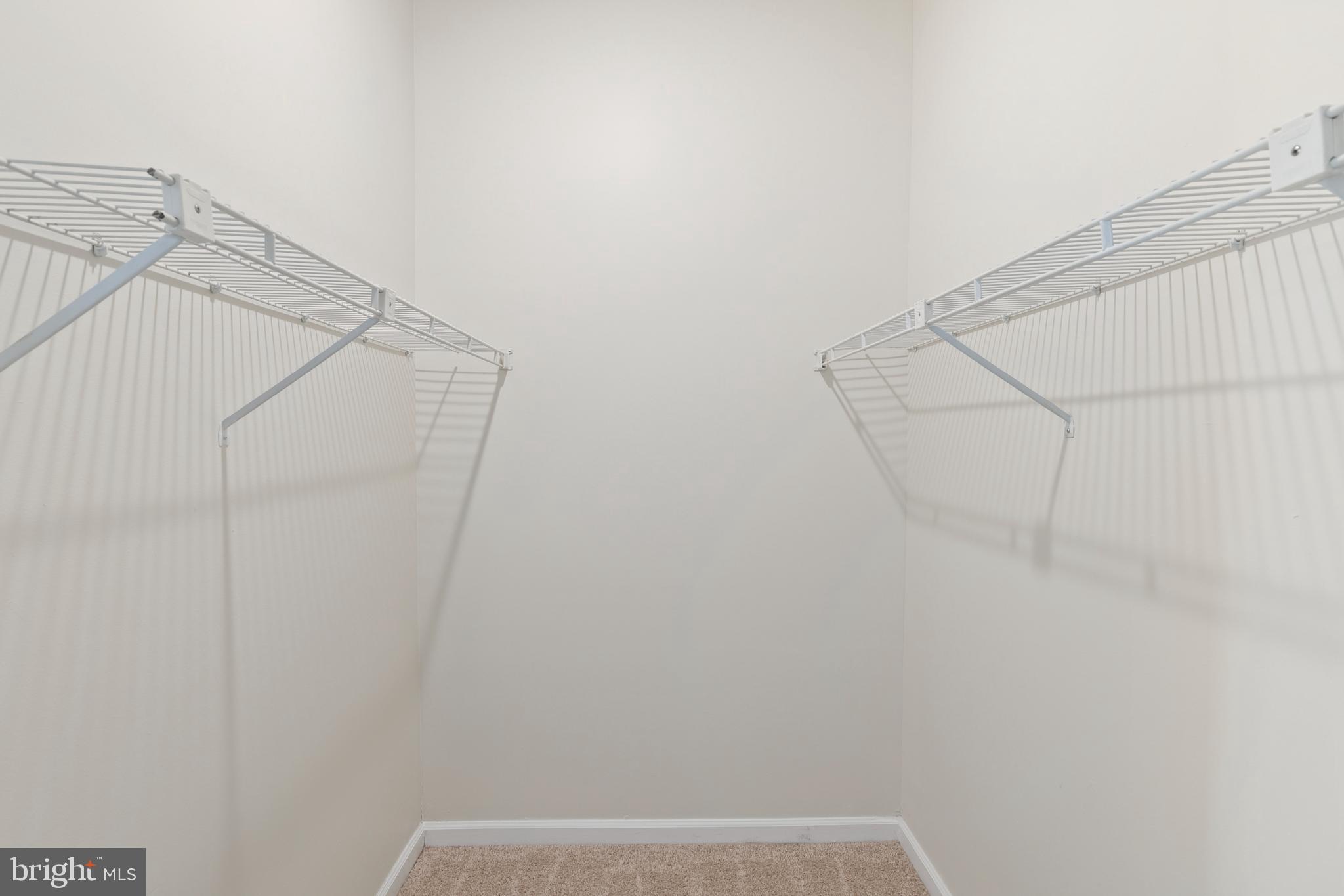 CONSTANT FRIENDSHIP - Residential