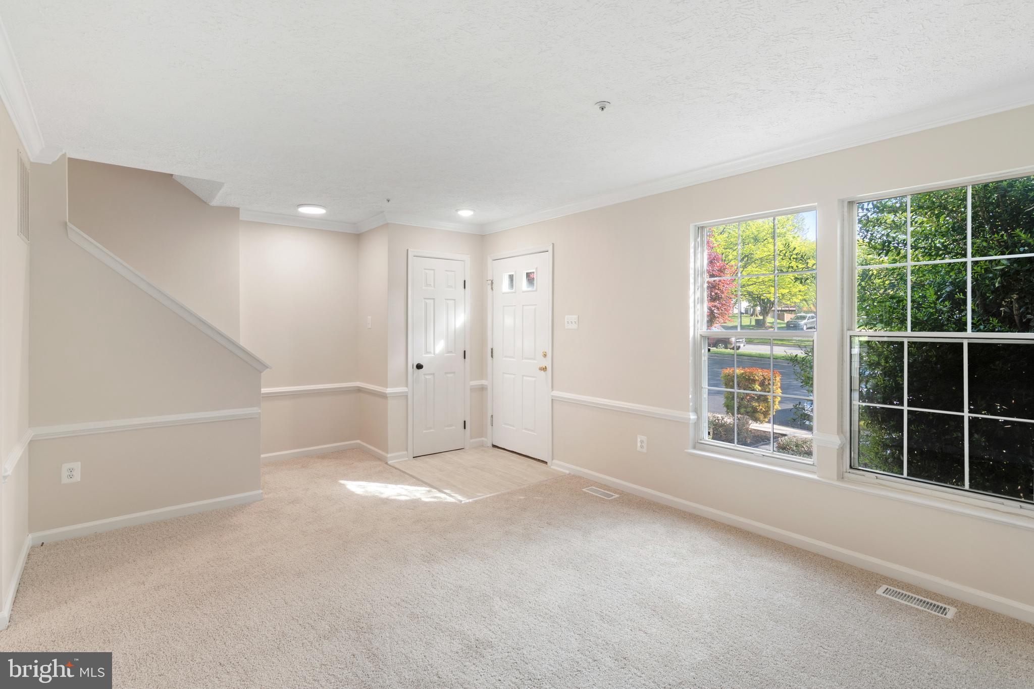 CONSTANT FRIENDSHIP - Residential