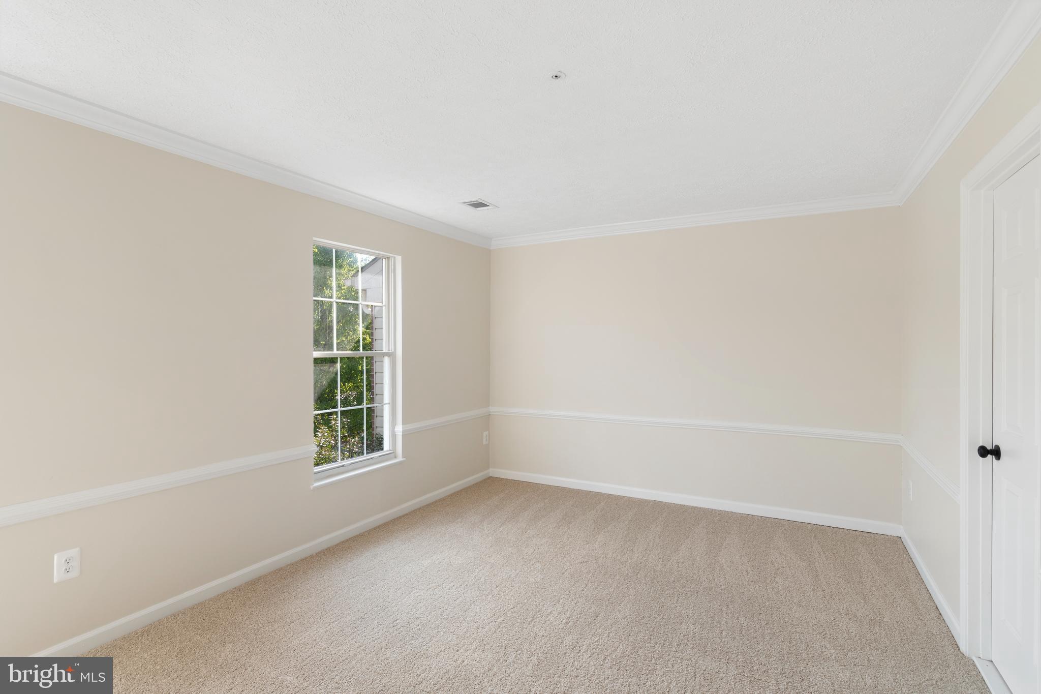 CONSTANT FRIENDSHIP - Residential