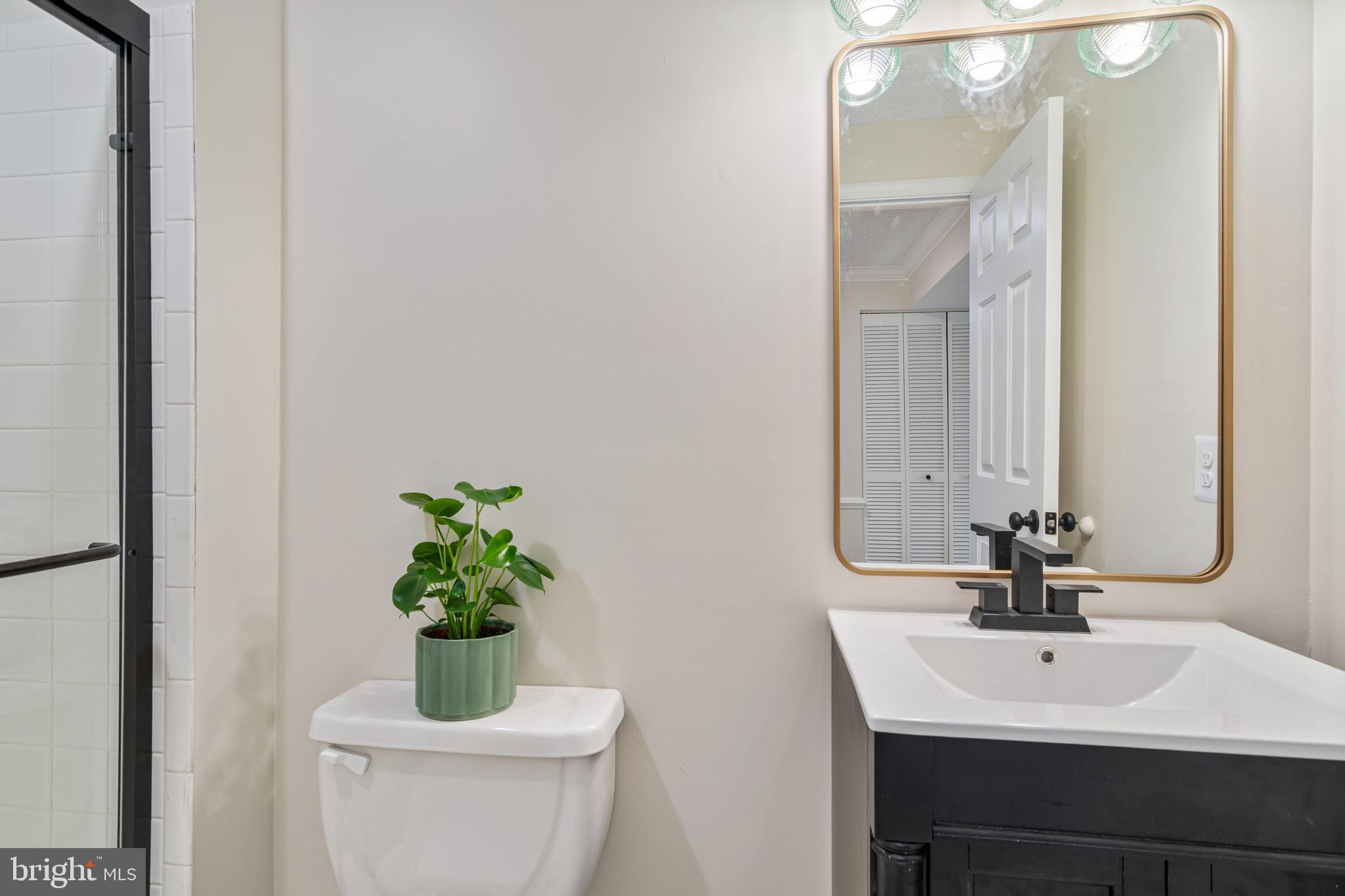 CONSTANT FRIENDSHIP - Residential