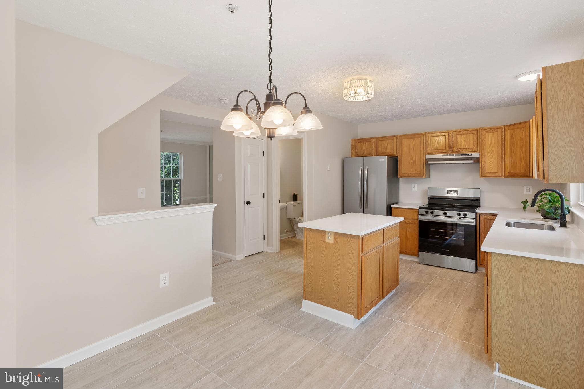 CONSTANT FRIENDSHIP - Residential