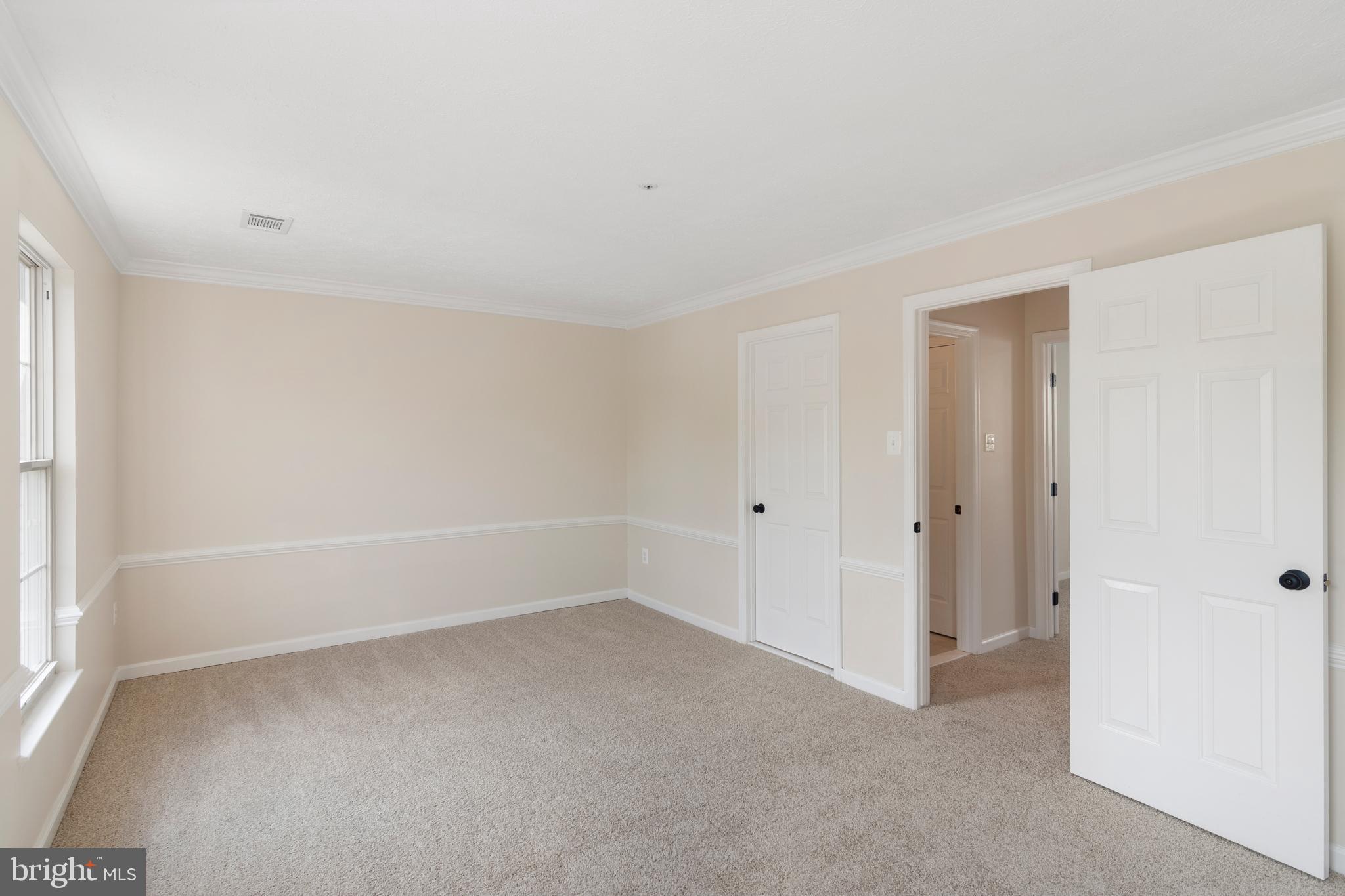 CONSTANT FRIENDSHIP - Residential