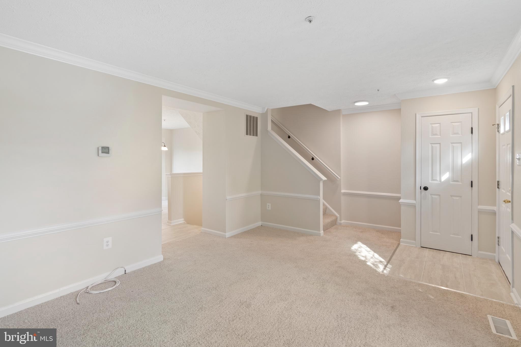 CONSTANT FRIENDSHIP - Residential