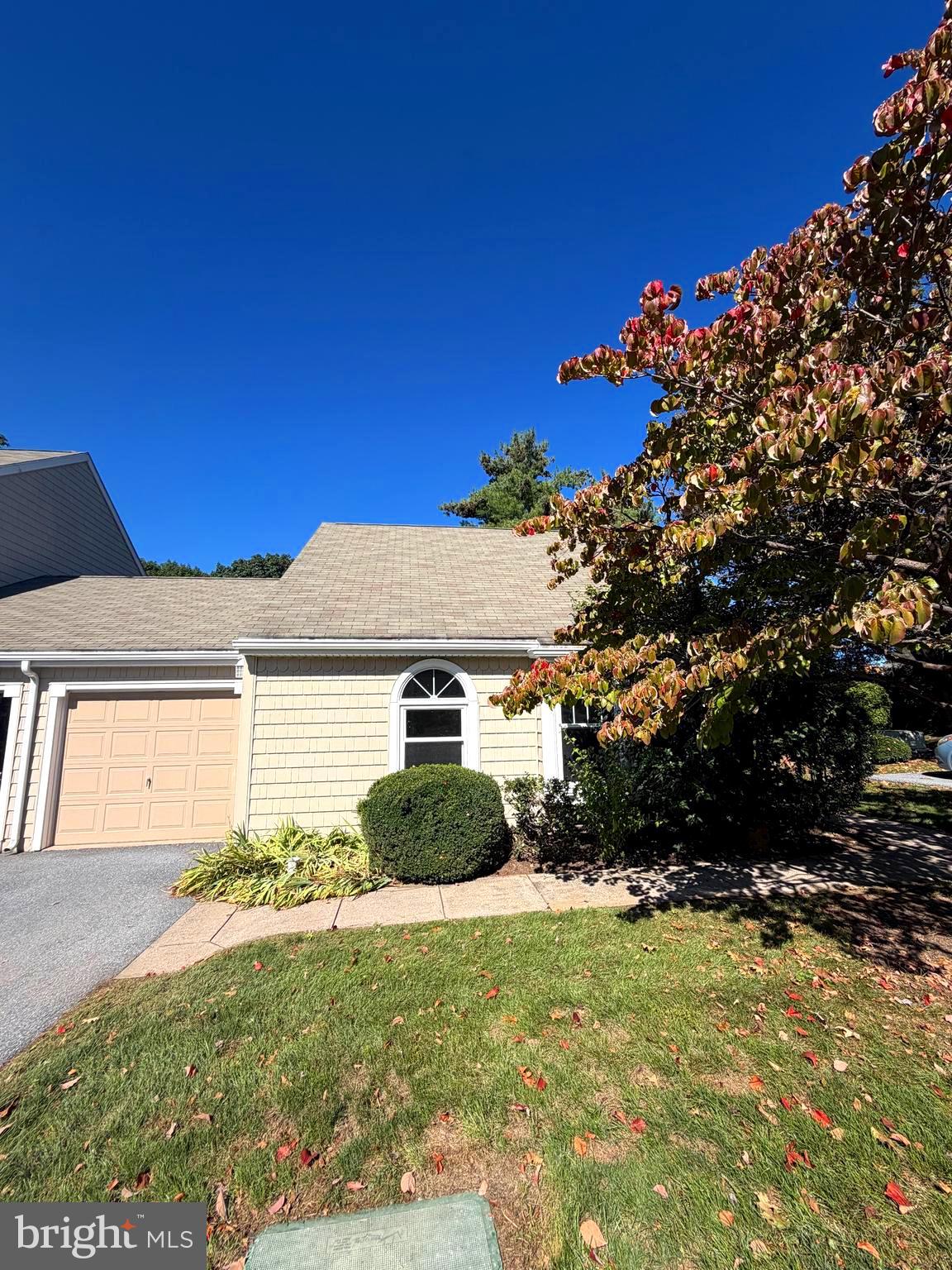 CREST OF HERSHEY - Residential Lease