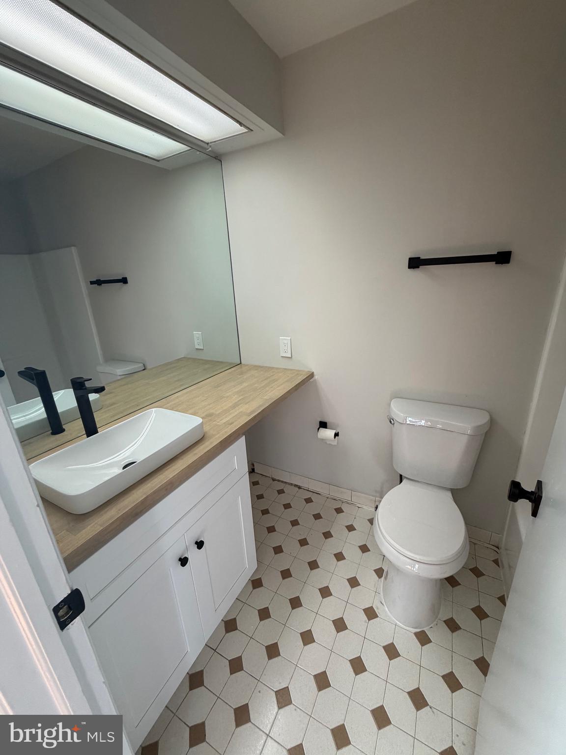 CREST OF HERSHEY - Residential Lease