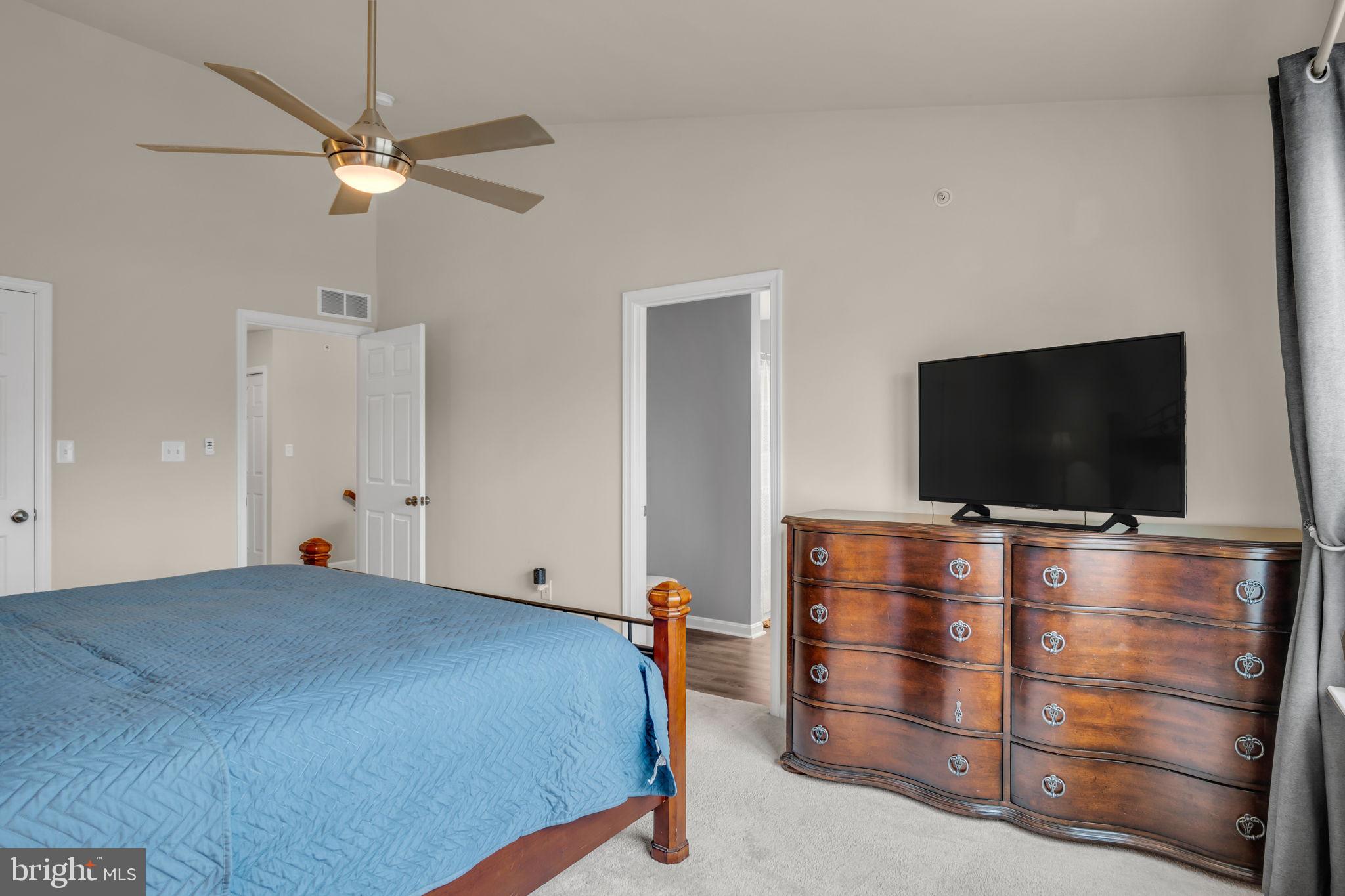 MELBOURNE PLACE - Residential