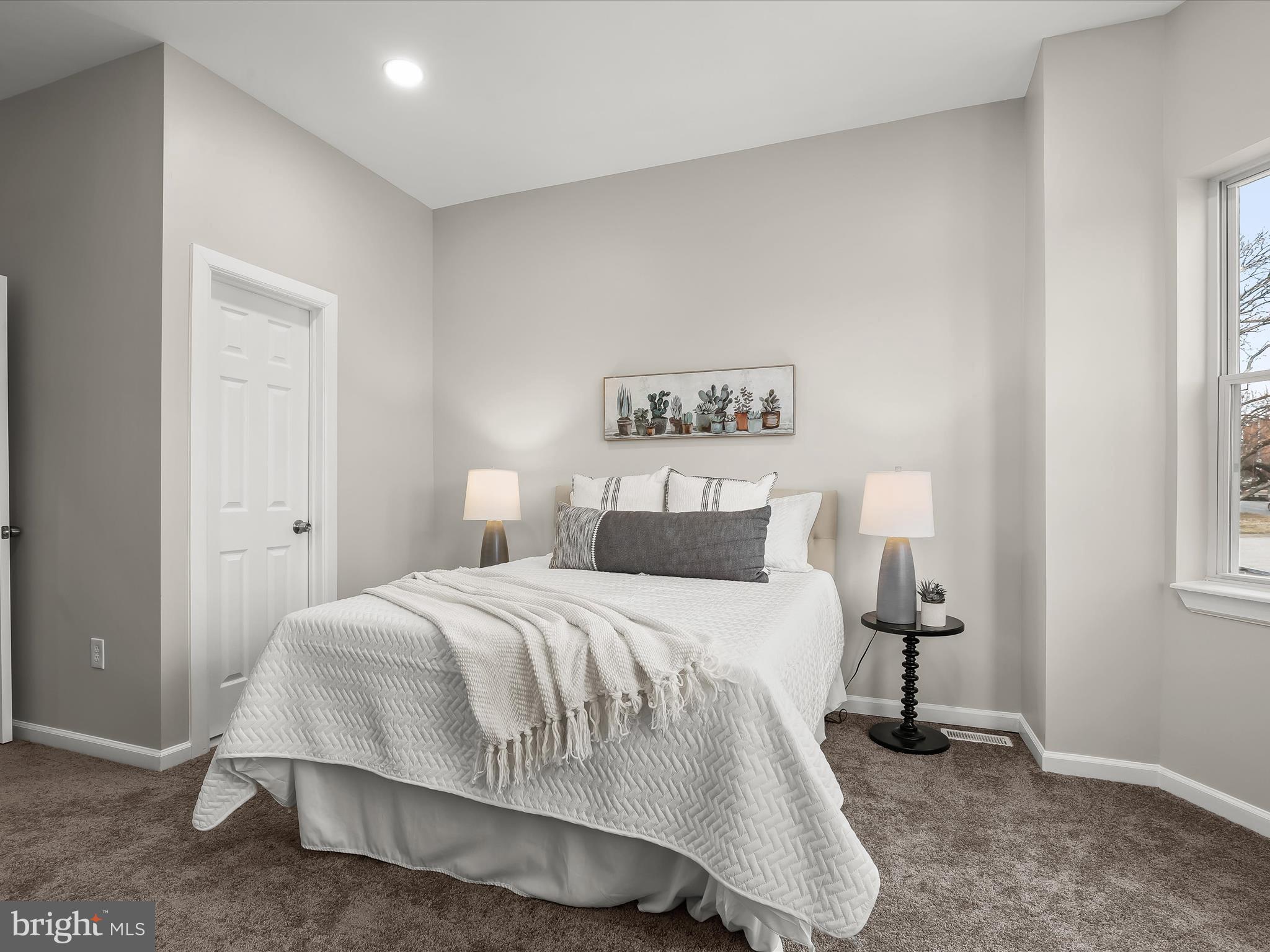 LAKE CLIFTON - Residential