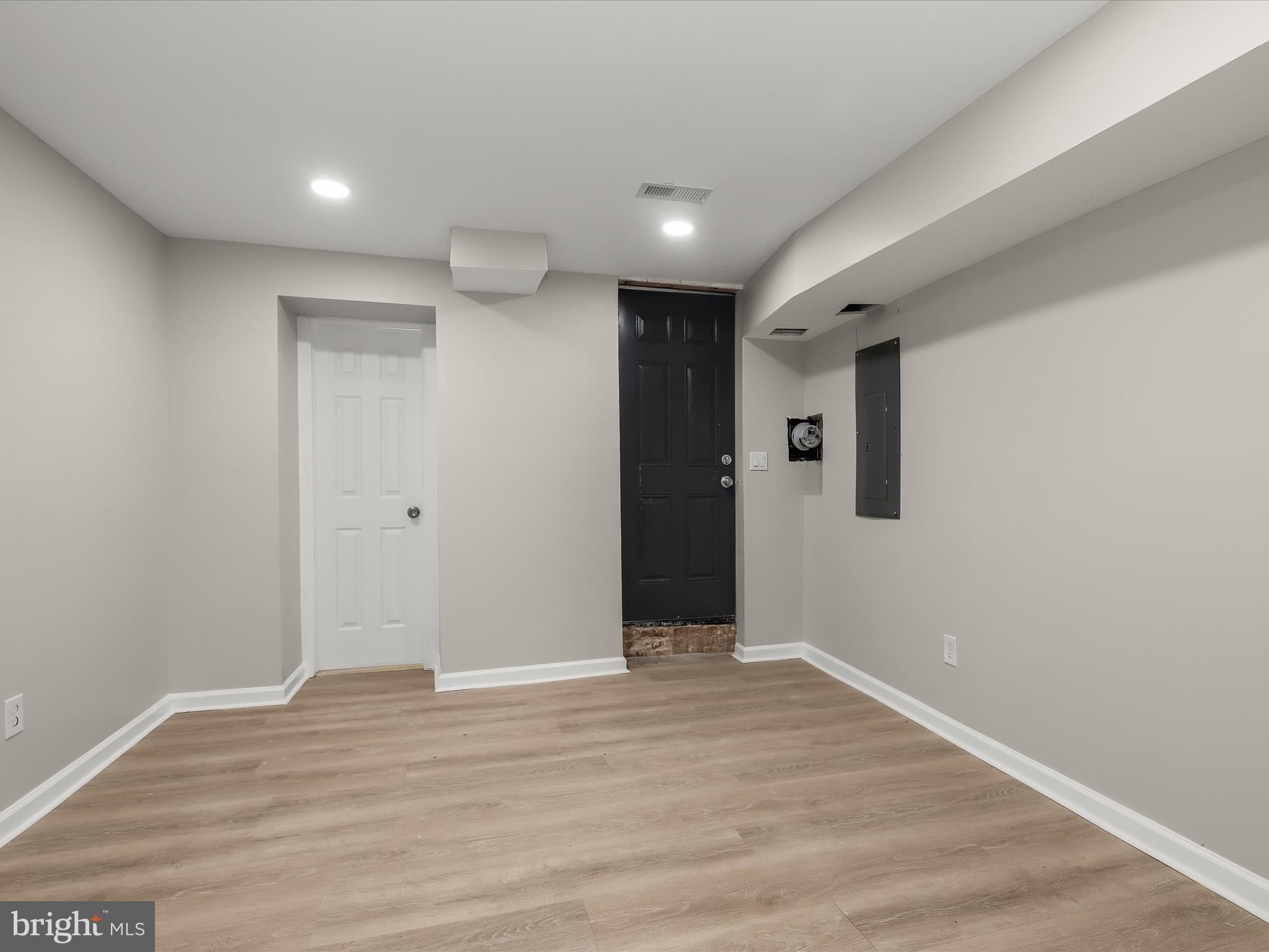 LAKE CLIFTON - Residential