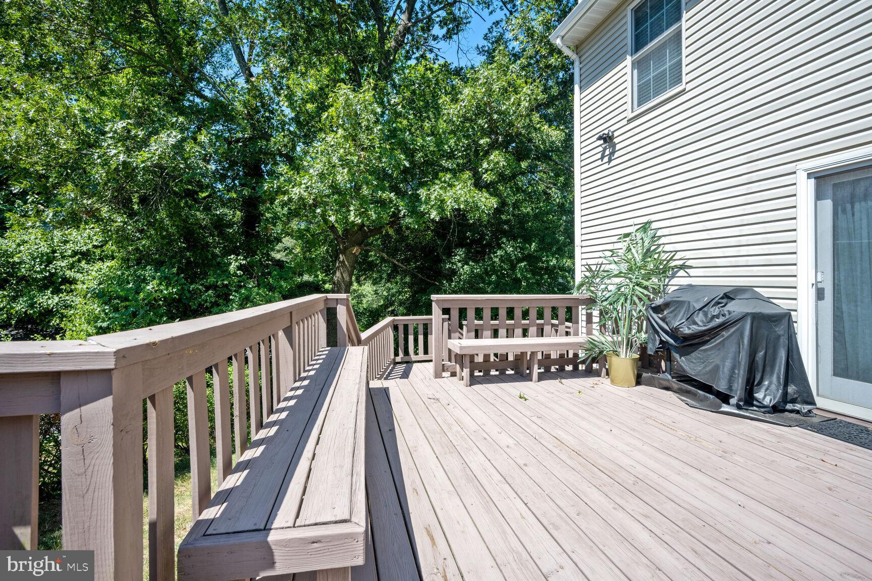 FOREST ESTATES - Residential Lease