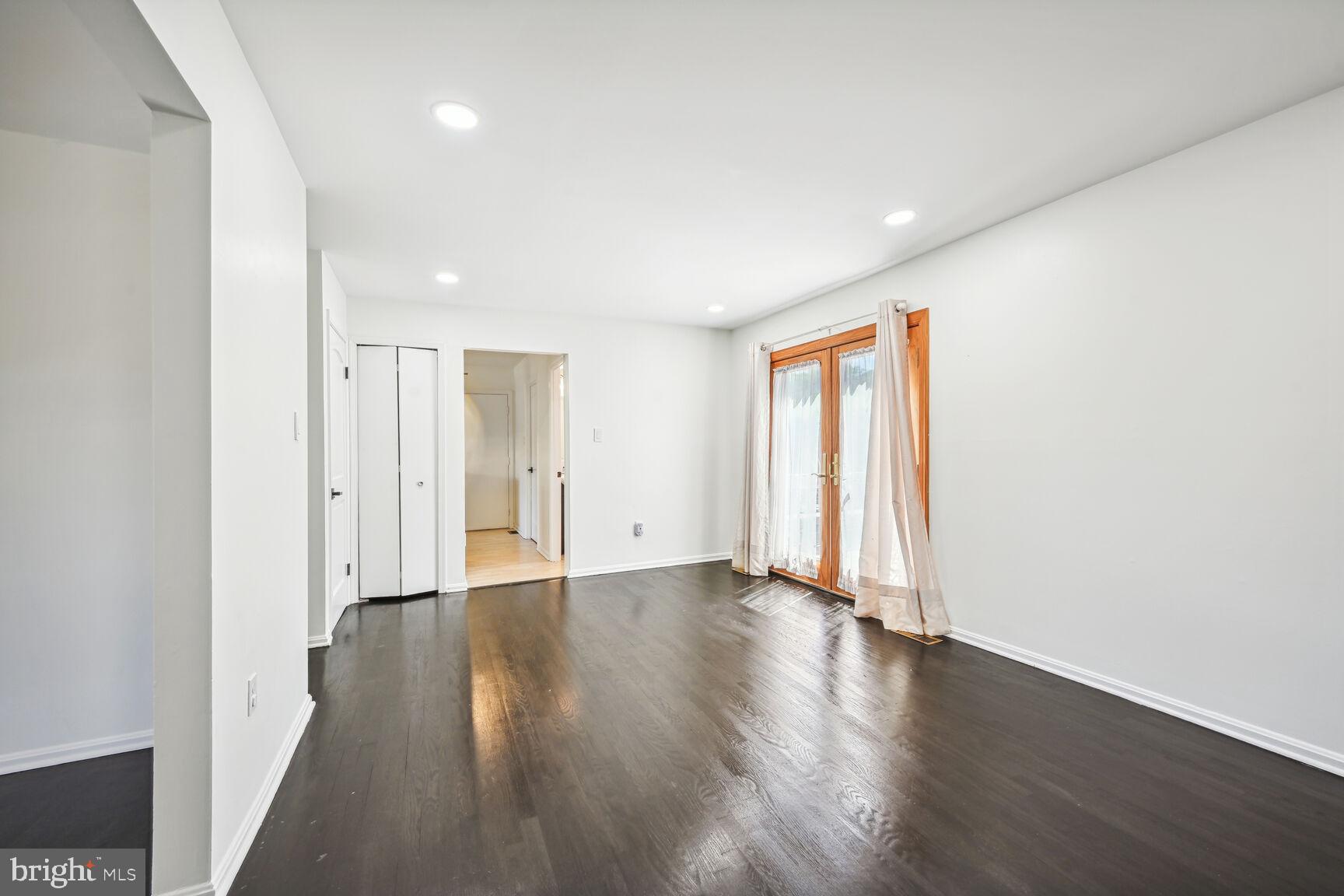 FOREST ESTATES - Residential Lease